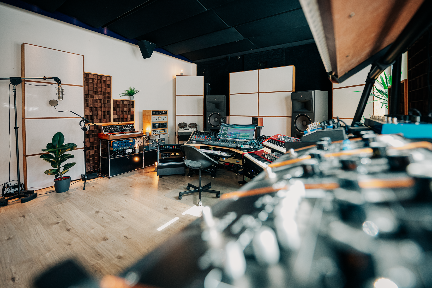 Studio21-0465.png