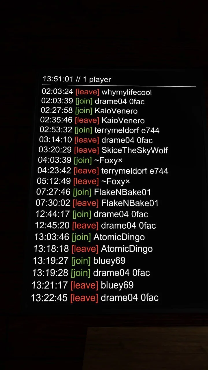 Screenshot of a gaming chat log showing player join and leave messages with timestamps.