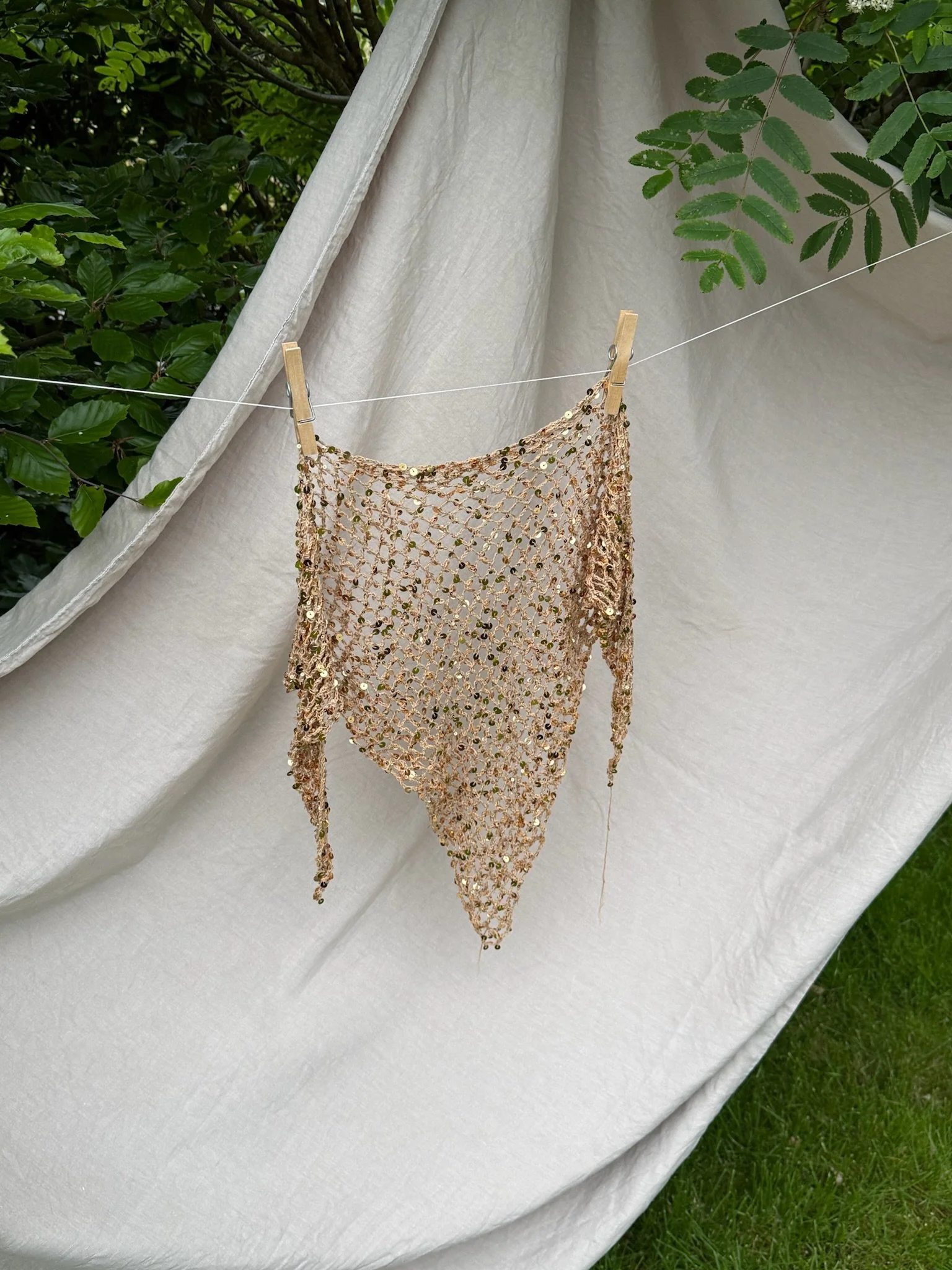 sequin hip scarf in gold caramel
