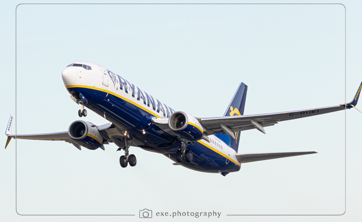 Ryanair 737-800