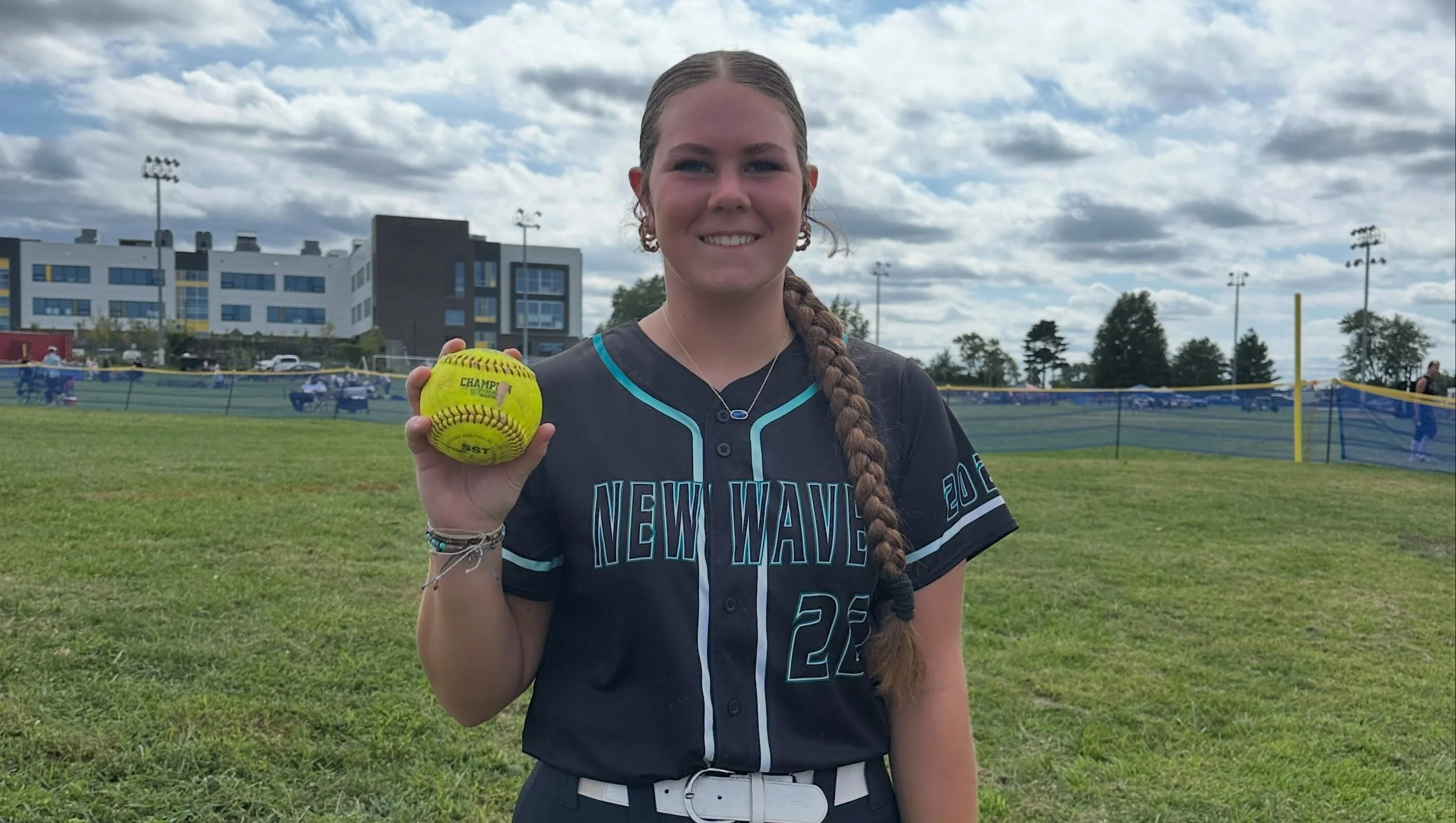 Jordyn Gibbs leaving the yard to kick off the day! @jordyngibbs2028 🌊🥎🔥