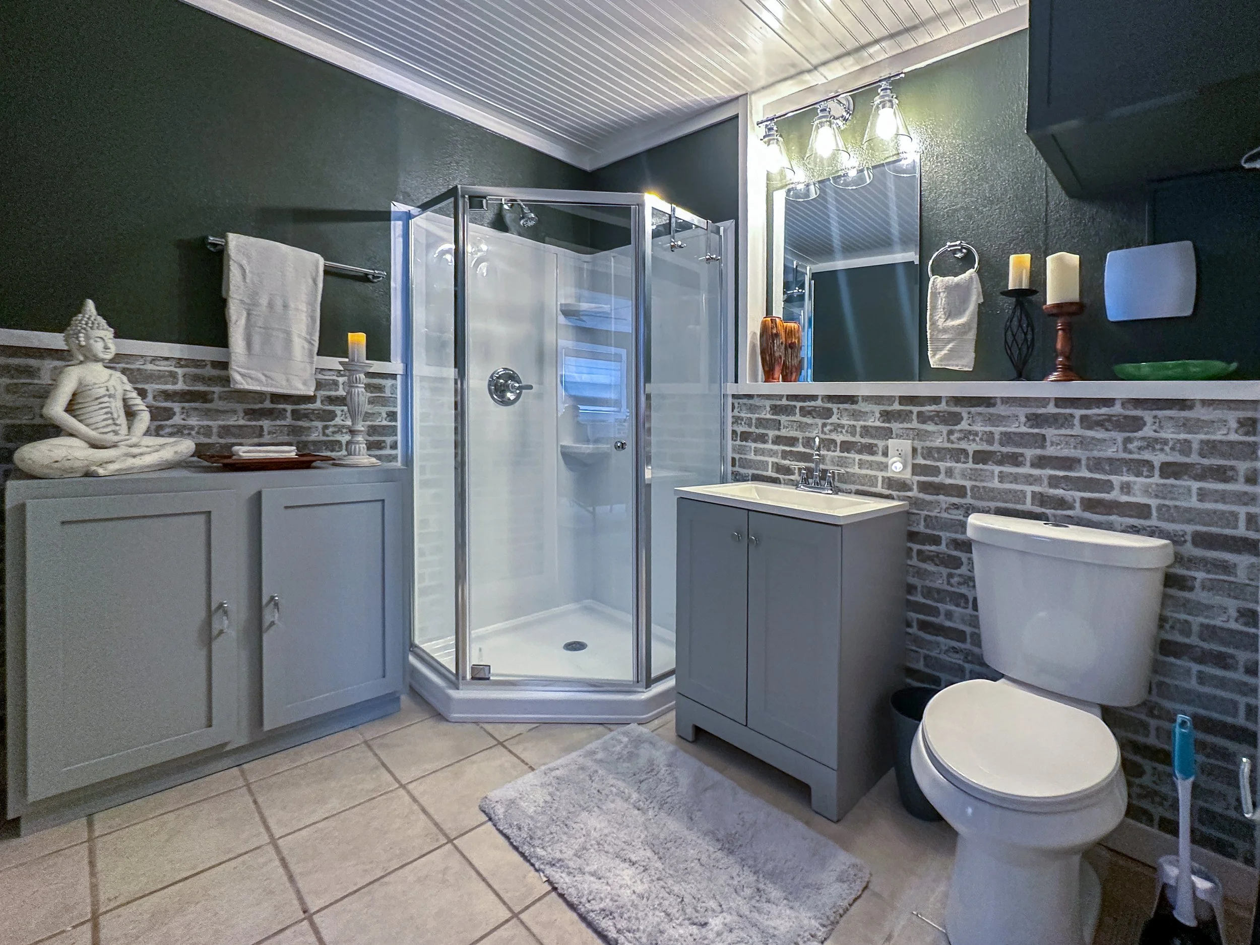 Bathroom vacation rental interior photography Eureka Springs Arkansas