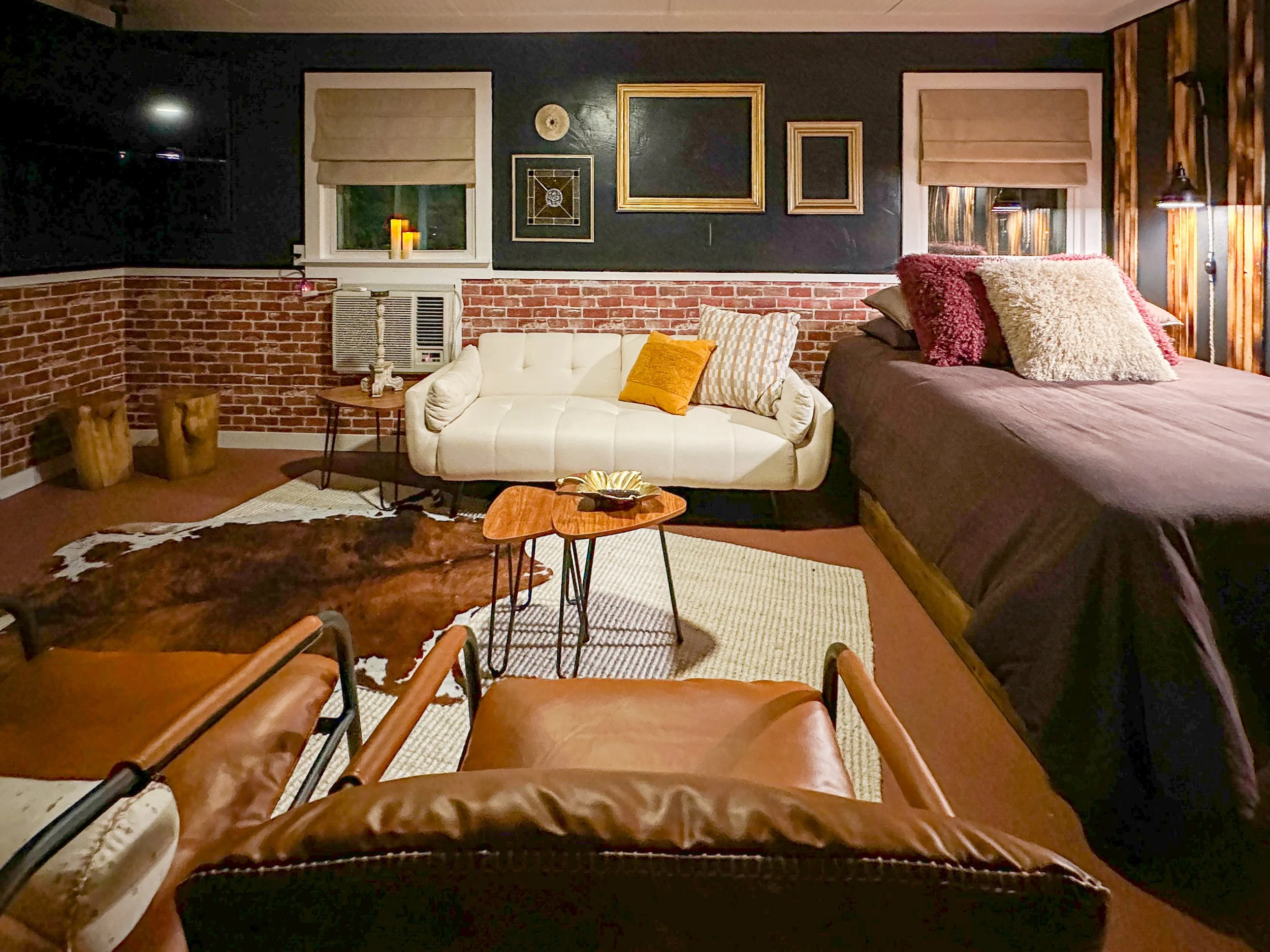 Studio vacation rental interior photography Eureka Springs Arkansas
