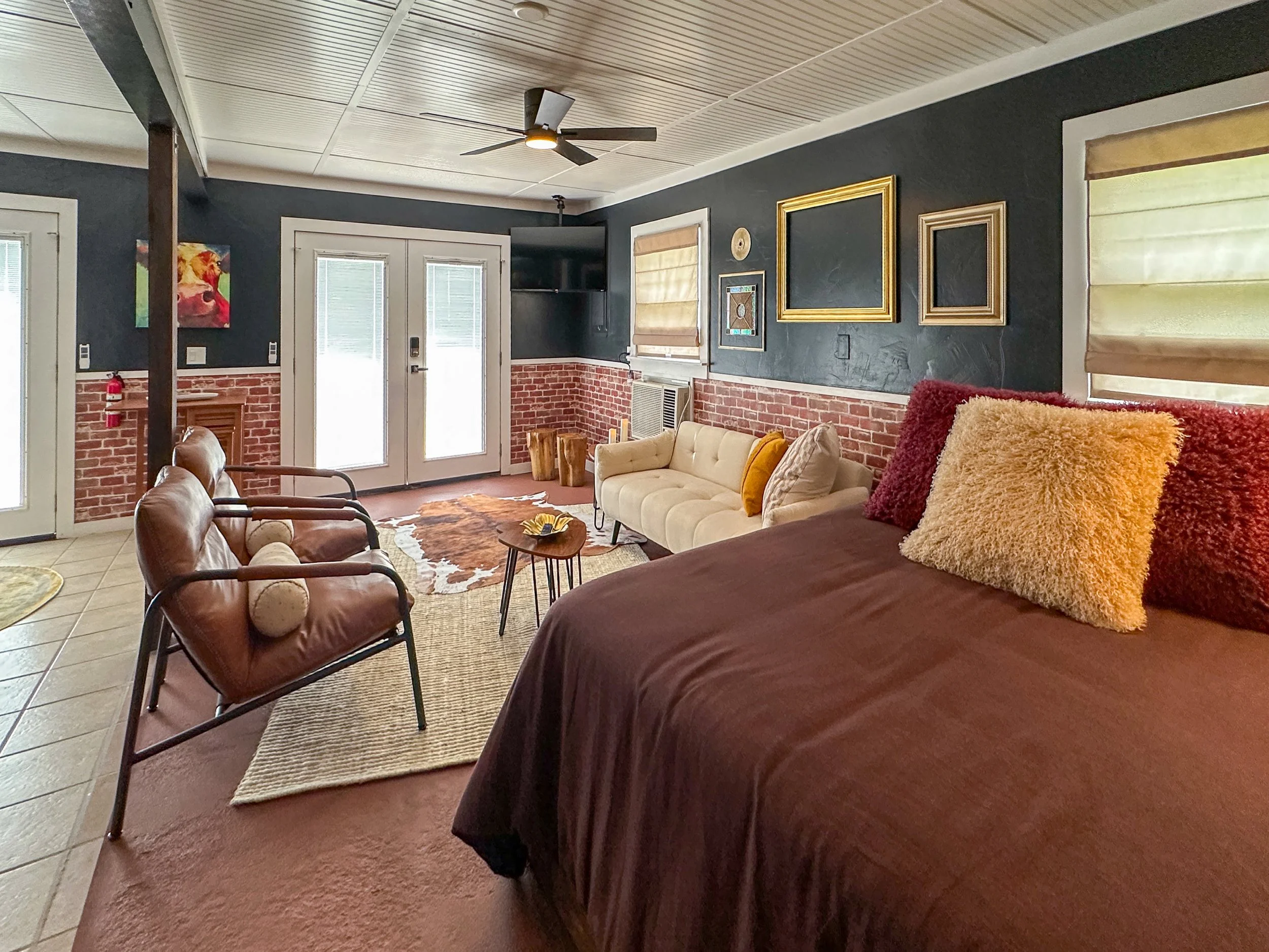 Studio vacation rental interior photography Eureka Springs Arkansas