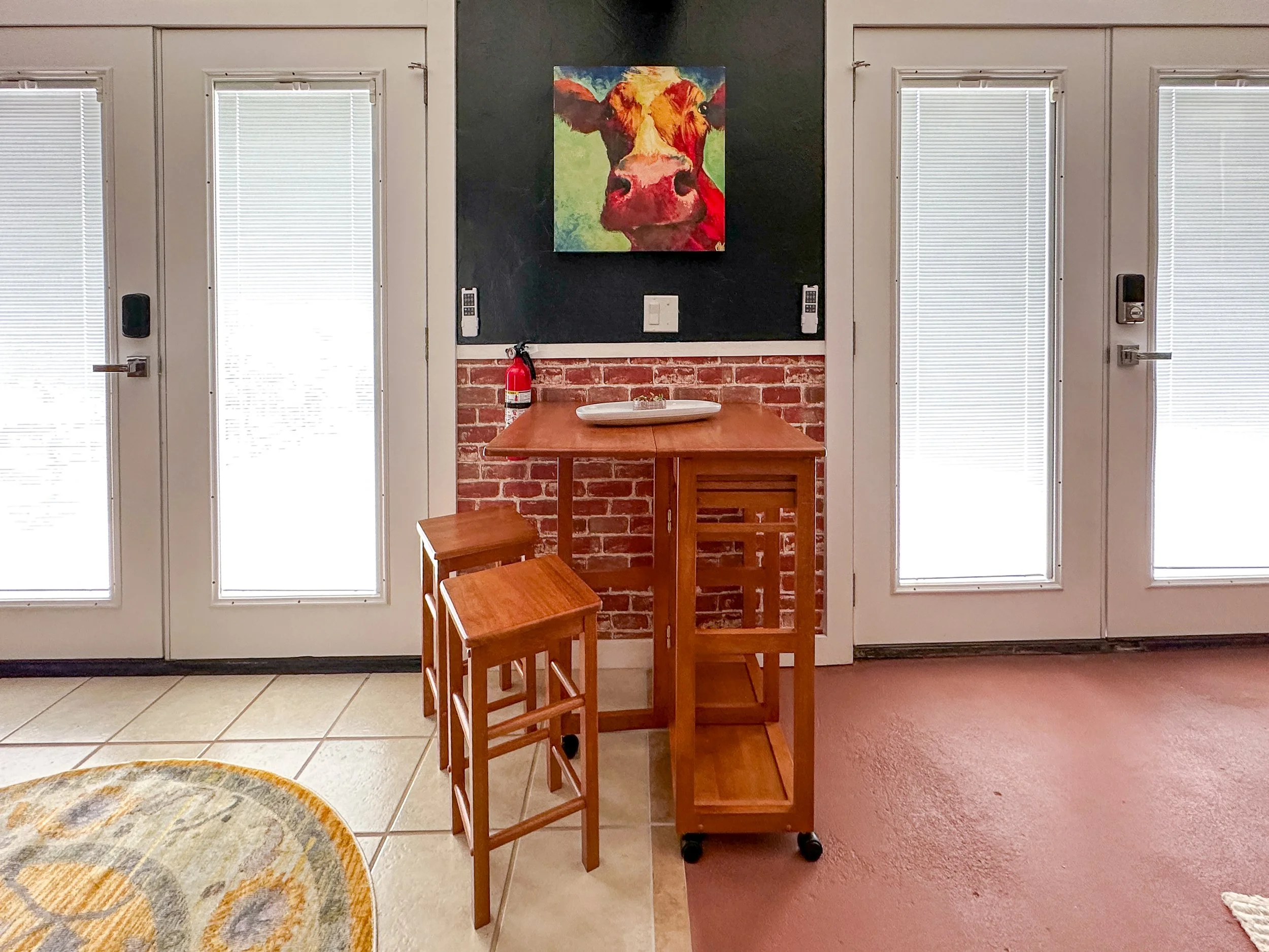 Dining room vacation rental interior photography Eureka Springs Arkansas