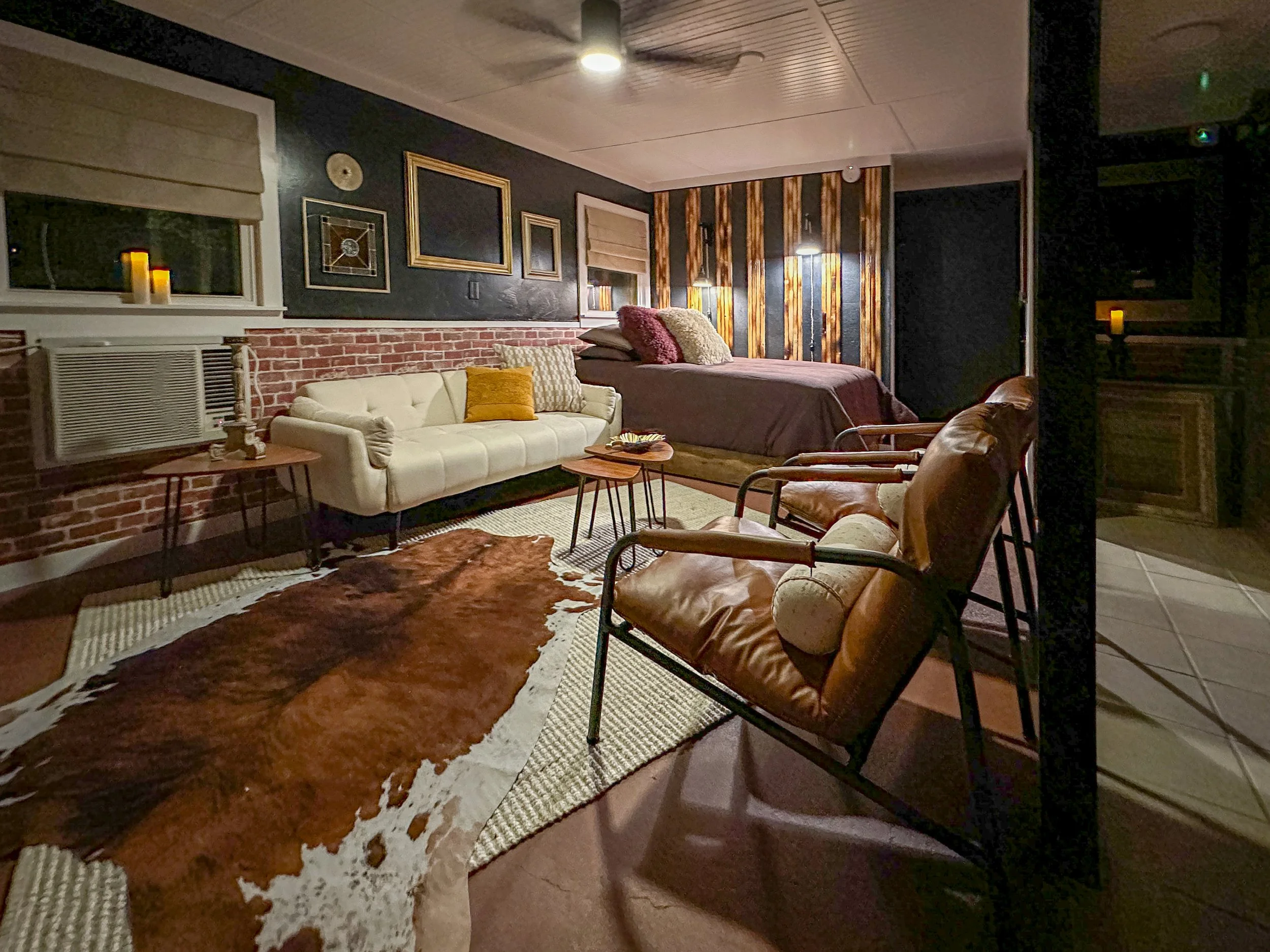 Studio vacation rental interior photography Eureka Springs Arkansas