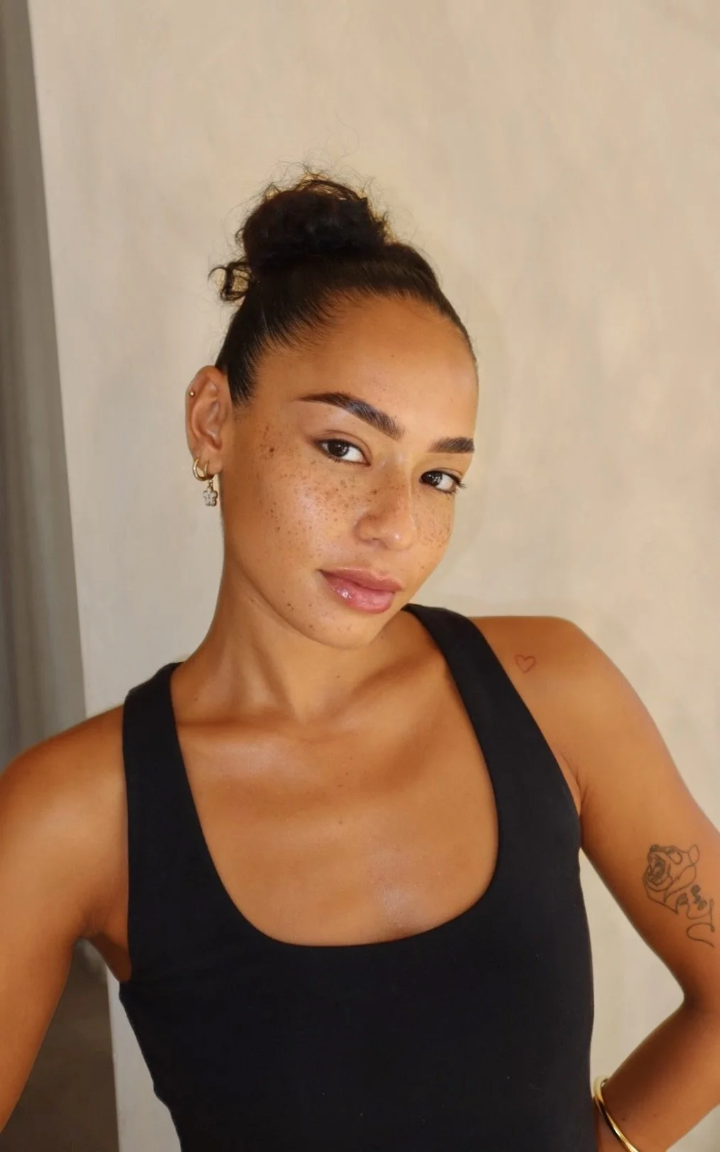 Expert brow shaping, tinting and makeup services at Creme Collective. Your go-to beauty destination — plus education that fits your life. Book today.