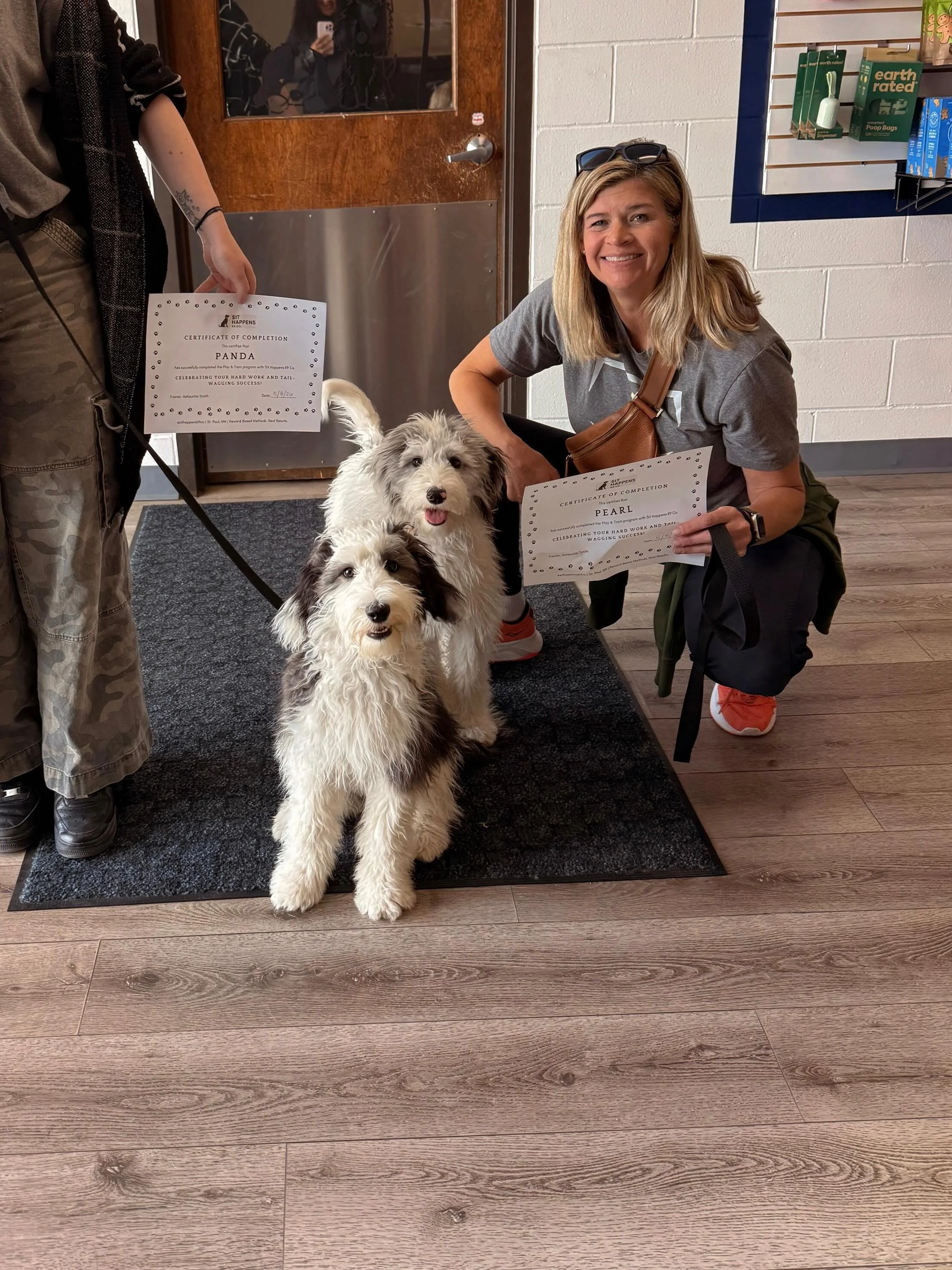 Play &amp; Train Graduates Pearl, Panda &amp; Jenny 🎓🐾

These girls have been putting in the work during Play &amp; Train and made some really nice progress along the way.

Pearl &amp; Panda continued building on the foundation they started in Pupp