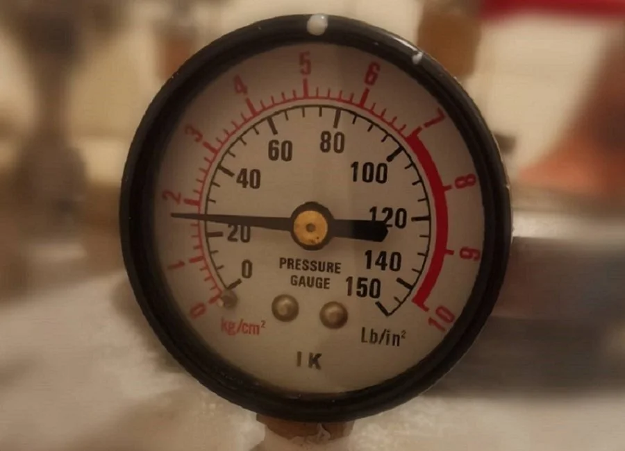 Pressure gauge showing approximately 90 psi.