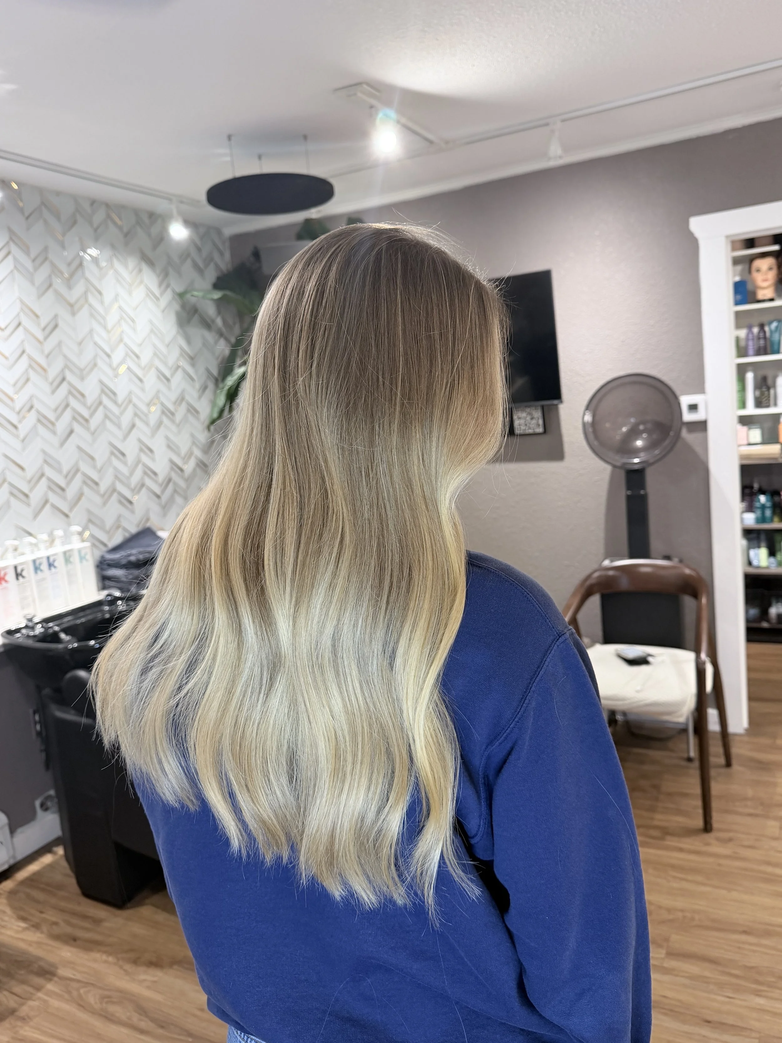 Champagne Blonde 