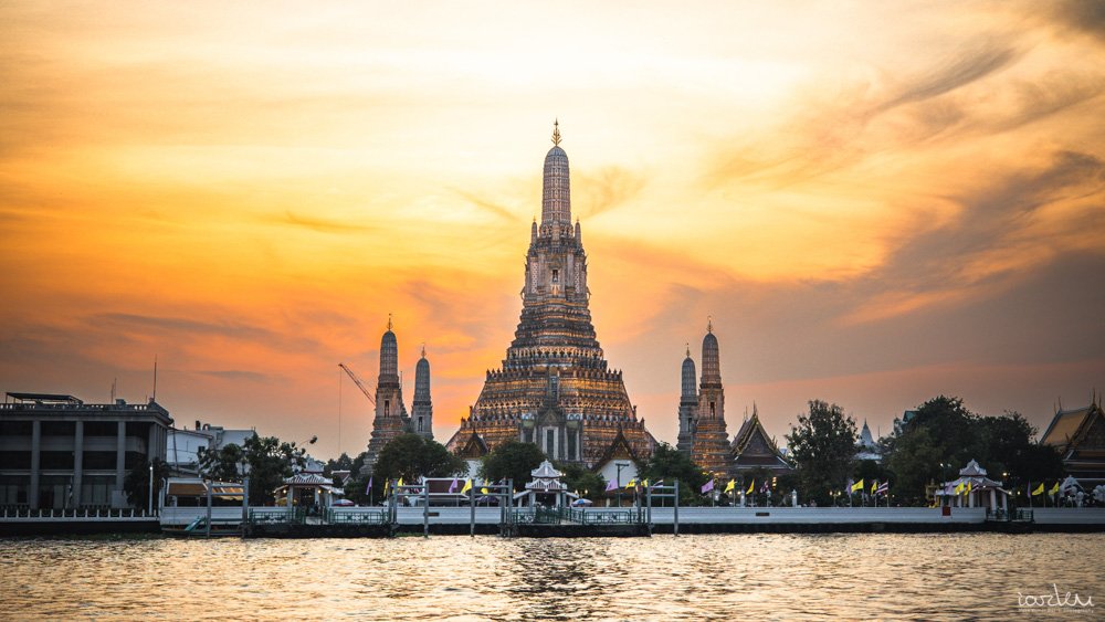 GOLDEN SILENCE | WAT ARUN