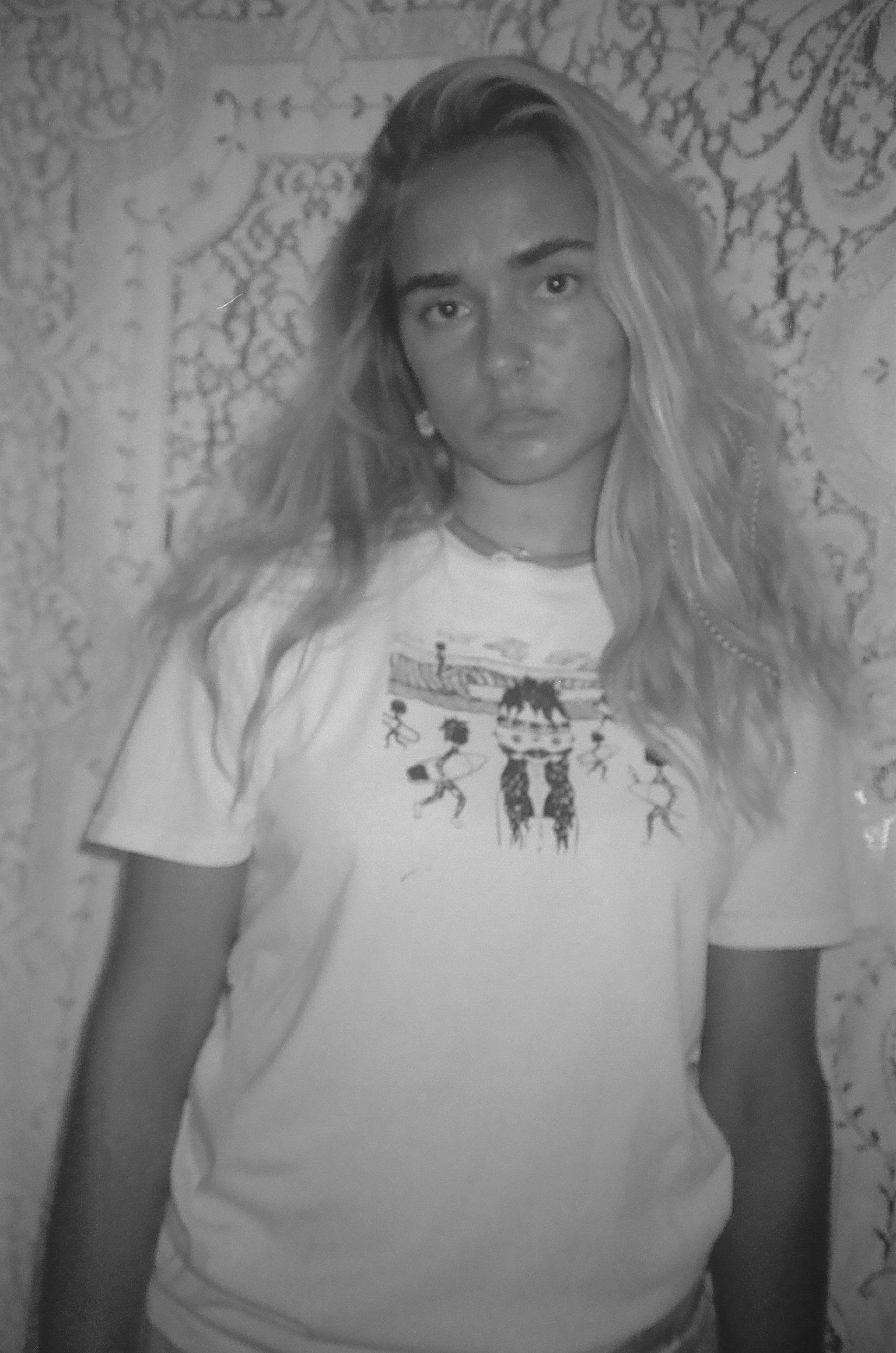 hometown head swivel tee