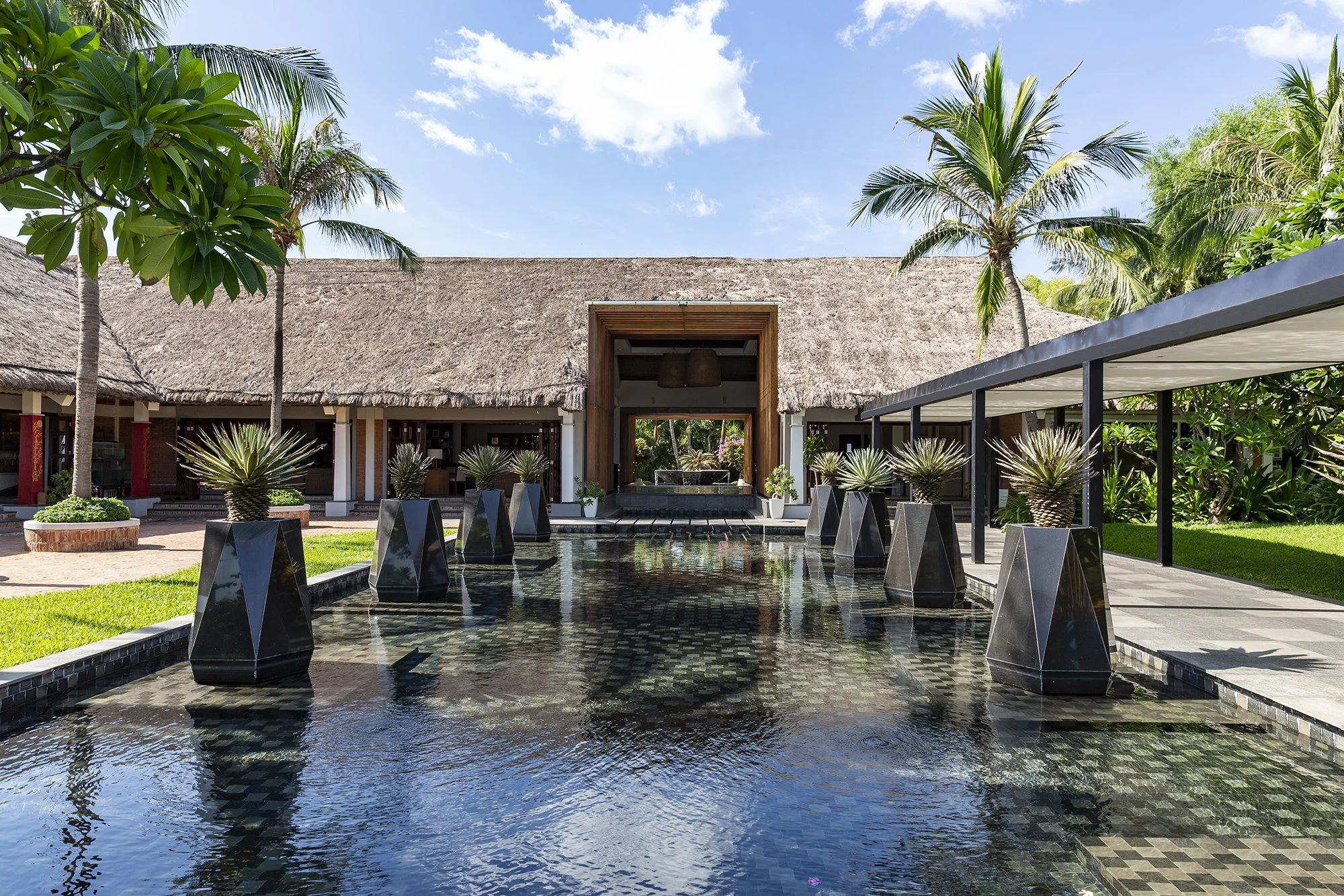 Avani Quy Nhon Detail Lobby Fountain.jpg