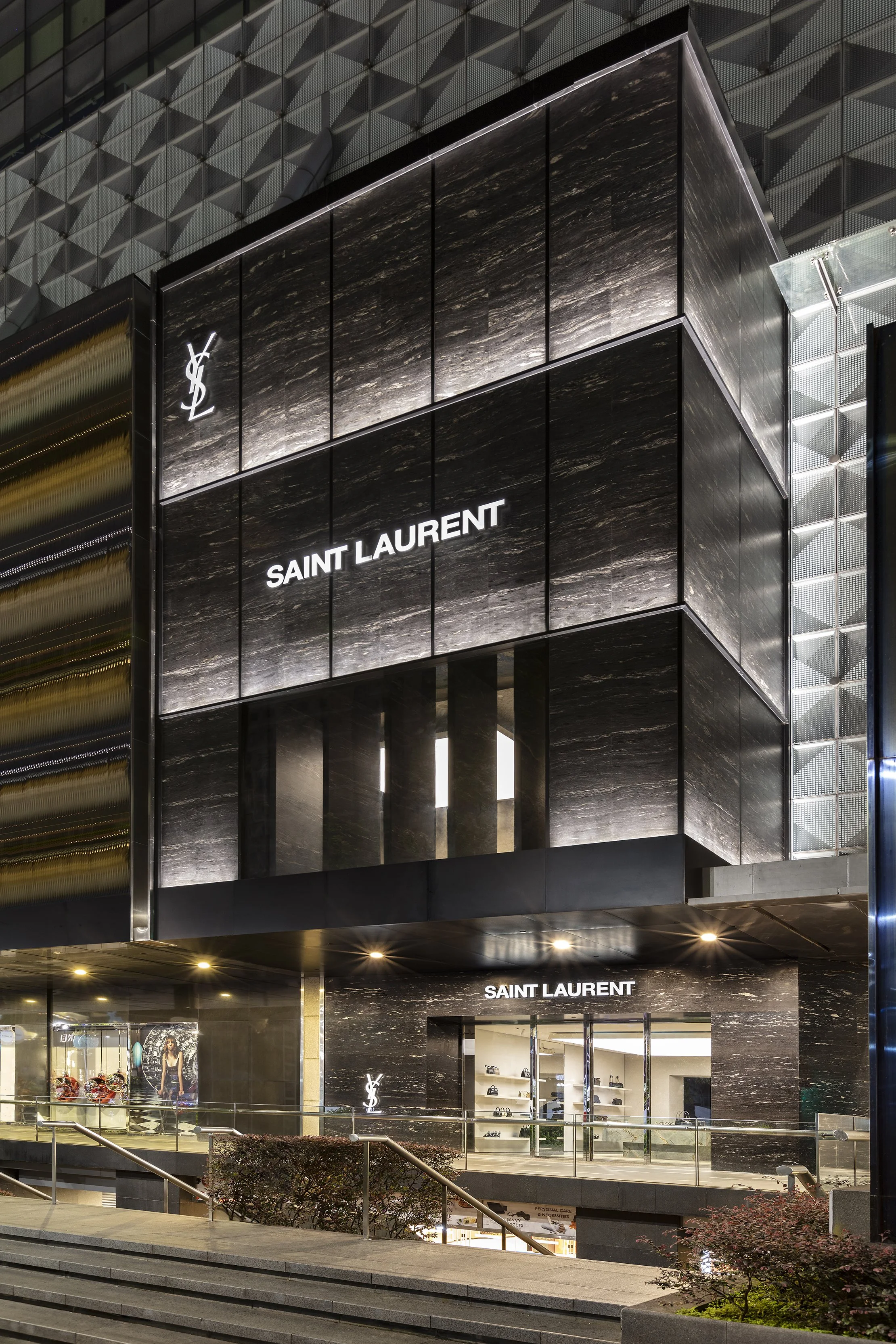 15 YSL SG Angle 15_SM SVN.jpg