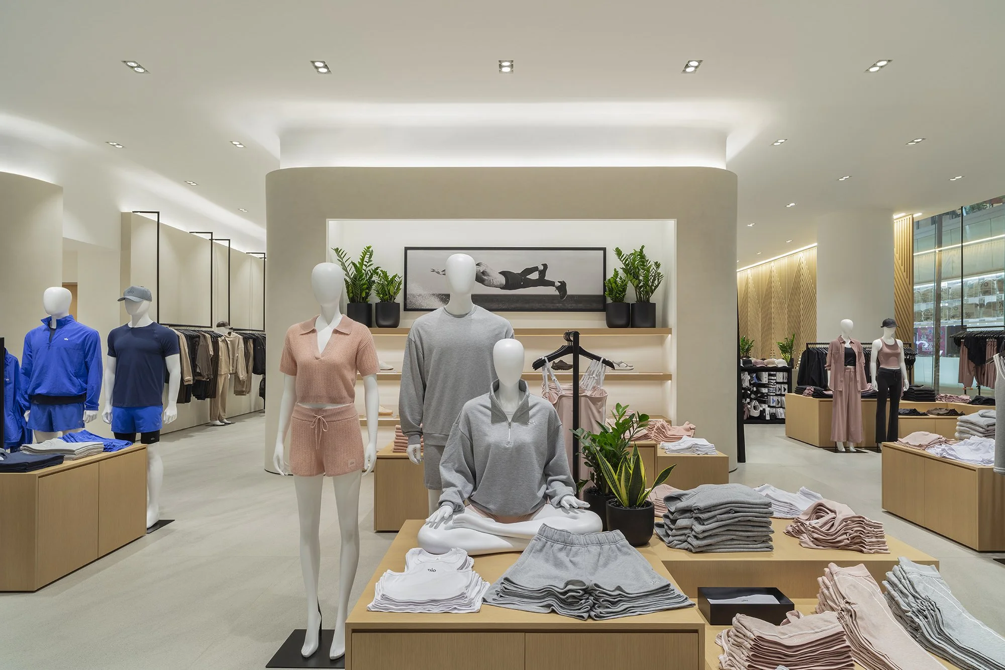 ALO ICON Siam Garment 03.JPG