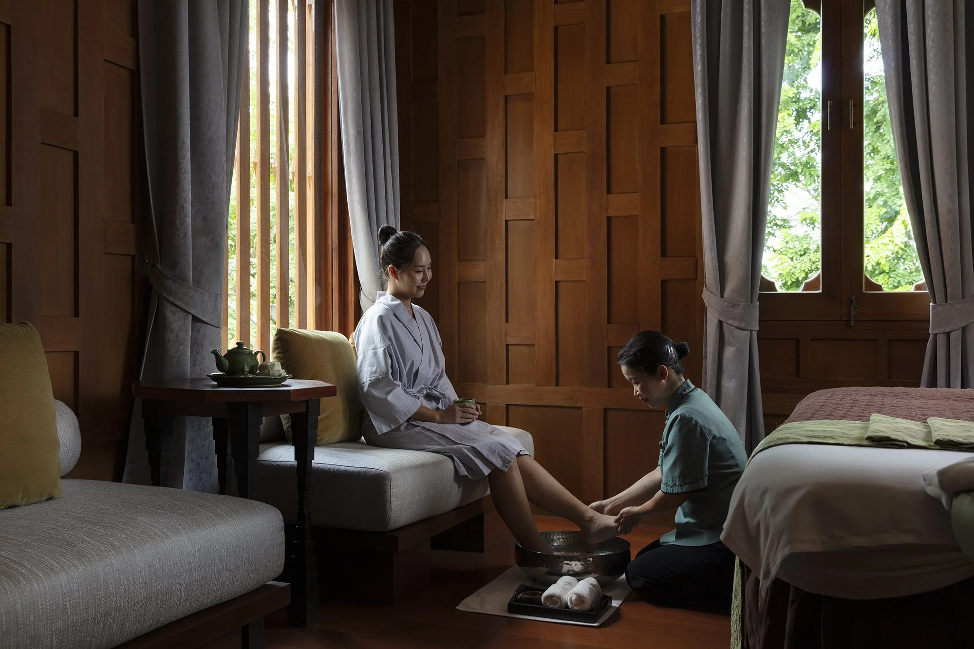 The Sukhothai Bangkok Spa Lifestyle Foot Wash 01.jpg