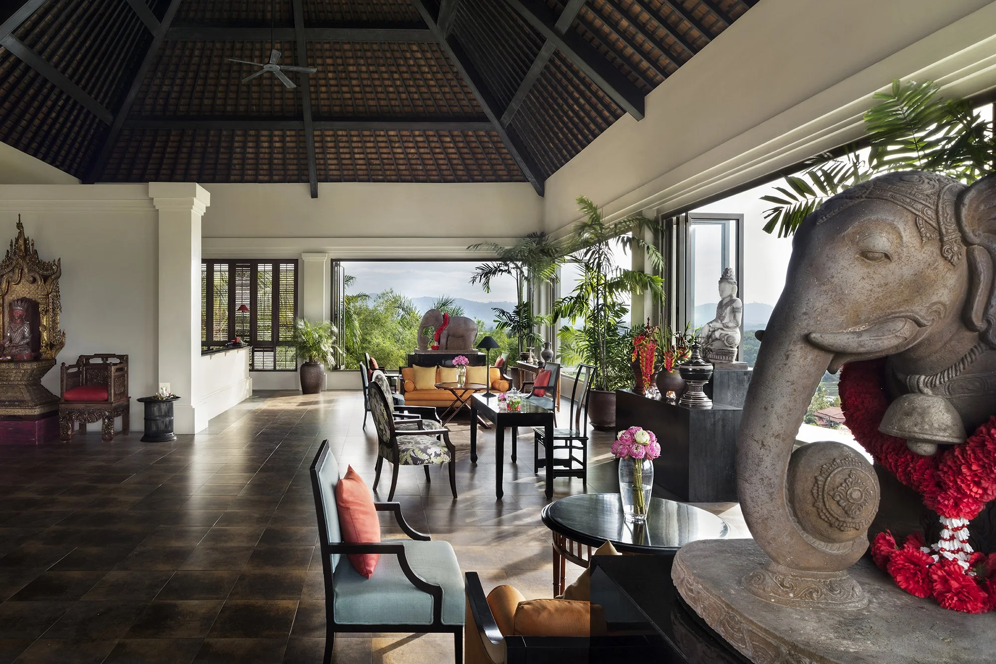 The Pavilions Phuket Lobby (Crop).jpg