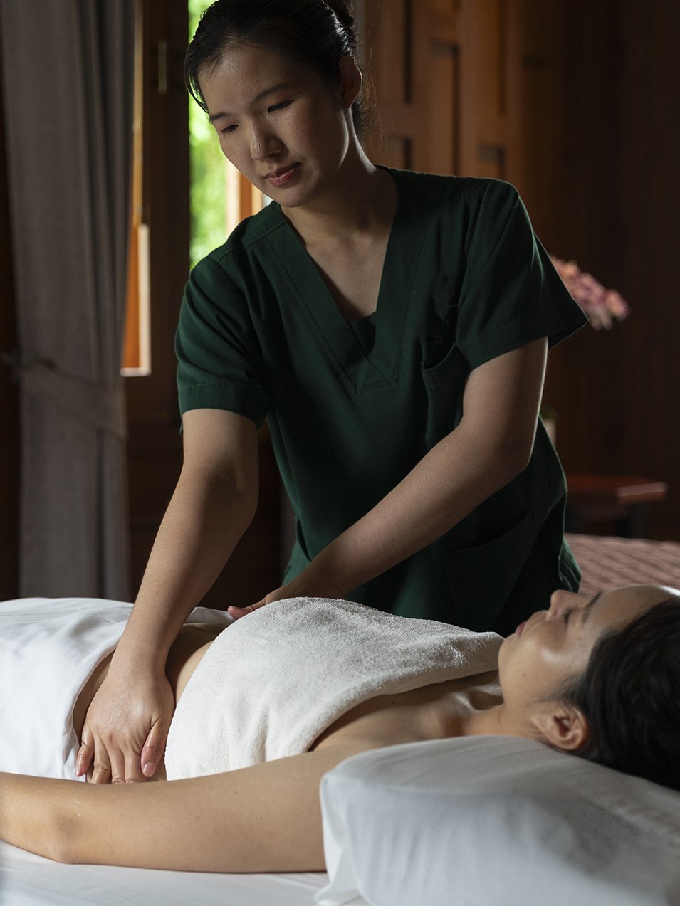 Spa Lifestyle Belly Massage 02 SM.jpg