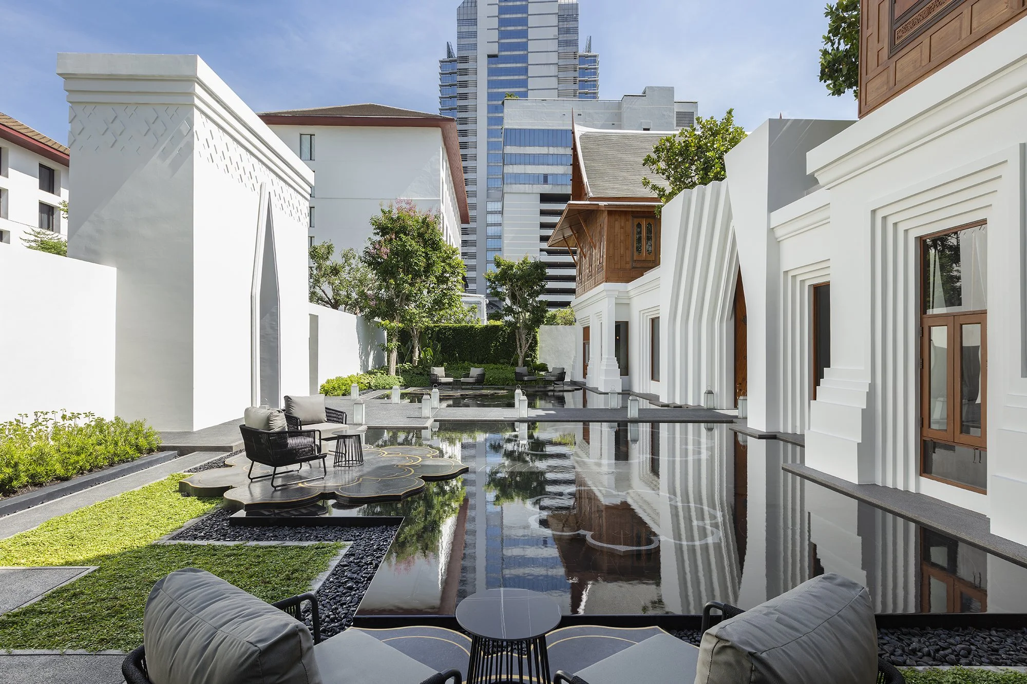 The Sukhothai Bangkok Hotel Courtyard Angle 2.jpg