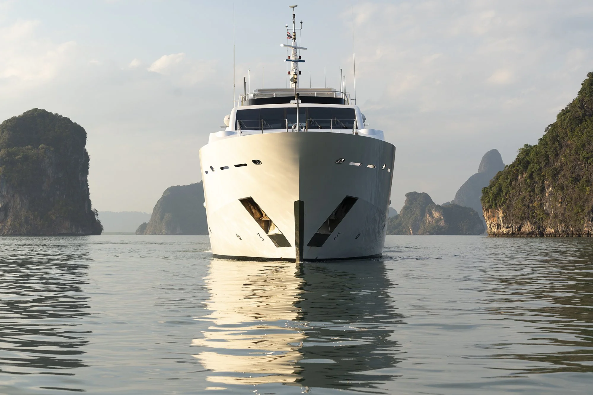 Panakeia Yacht Exterior Angle A 01.jpg