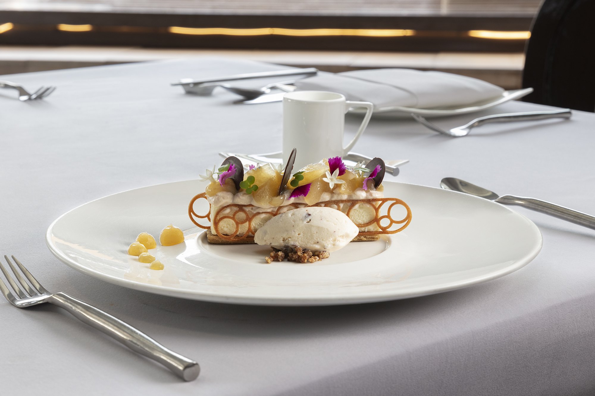 Le Bua - Breeze - Vanilla Yuzu and Honey Poached Pear 02.JPG