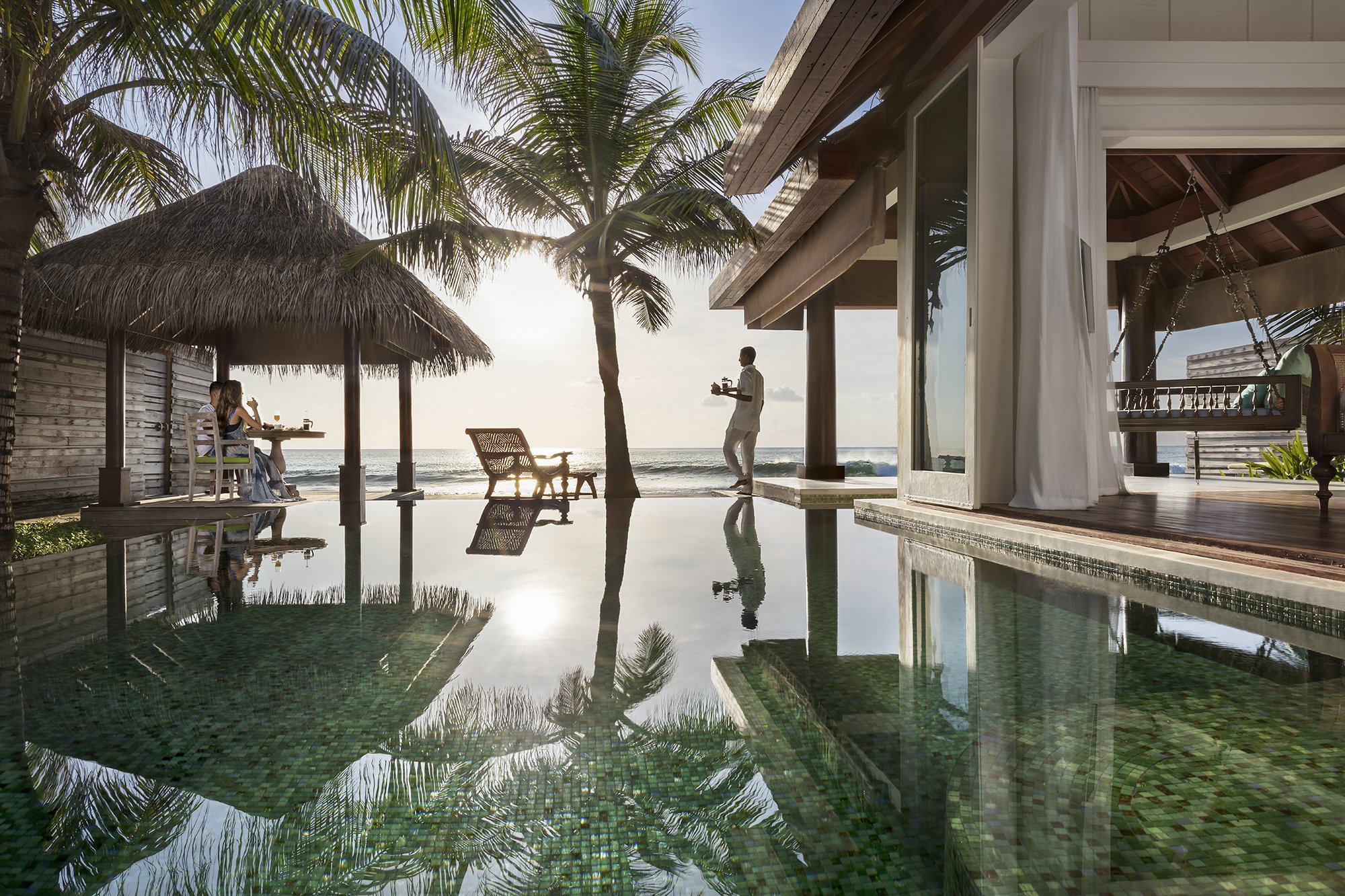 Naladhu Maldives - Lifestyle Ocean House Breakfast Sala Models.jpg