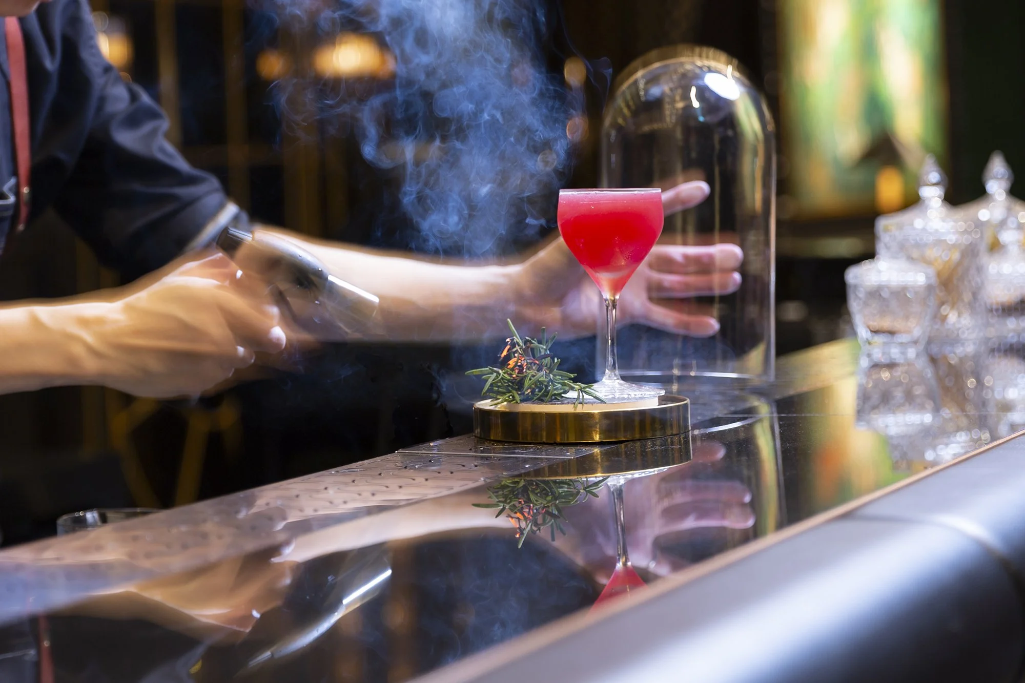Kempinski SinDhorn - Firefly Bar Detail 03.jpg