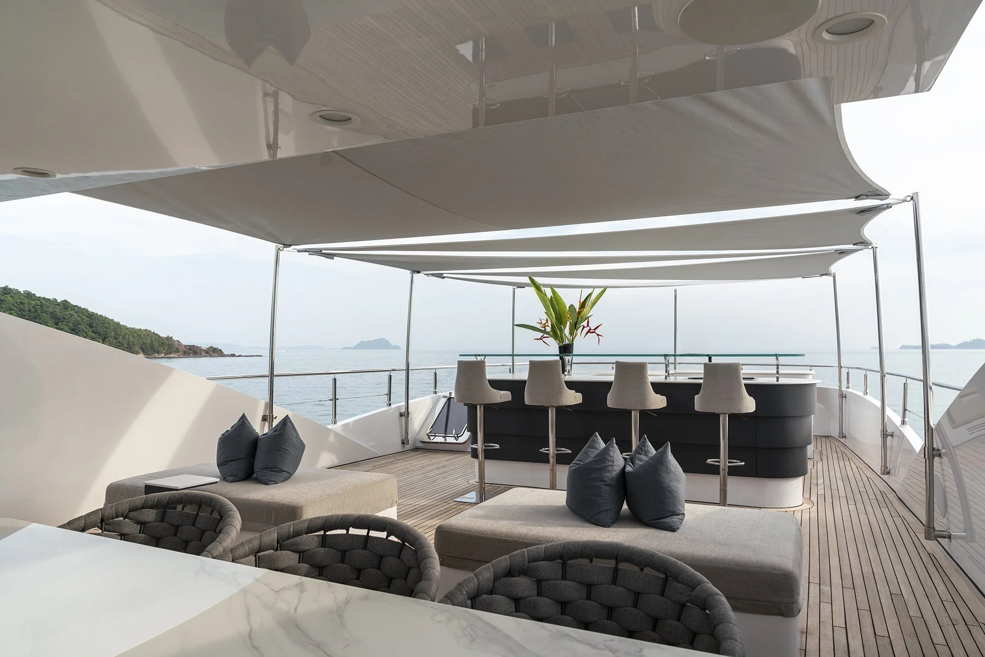 Panakeia Yacht Sun Deck Bar 02.jpg
