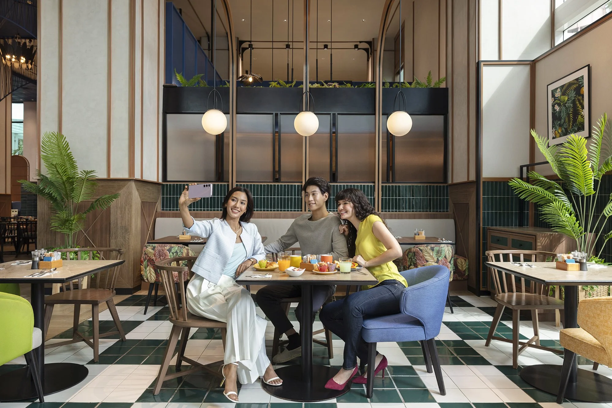Holiday Inn Pattaya Lifestyle F&B Friends E.JPG