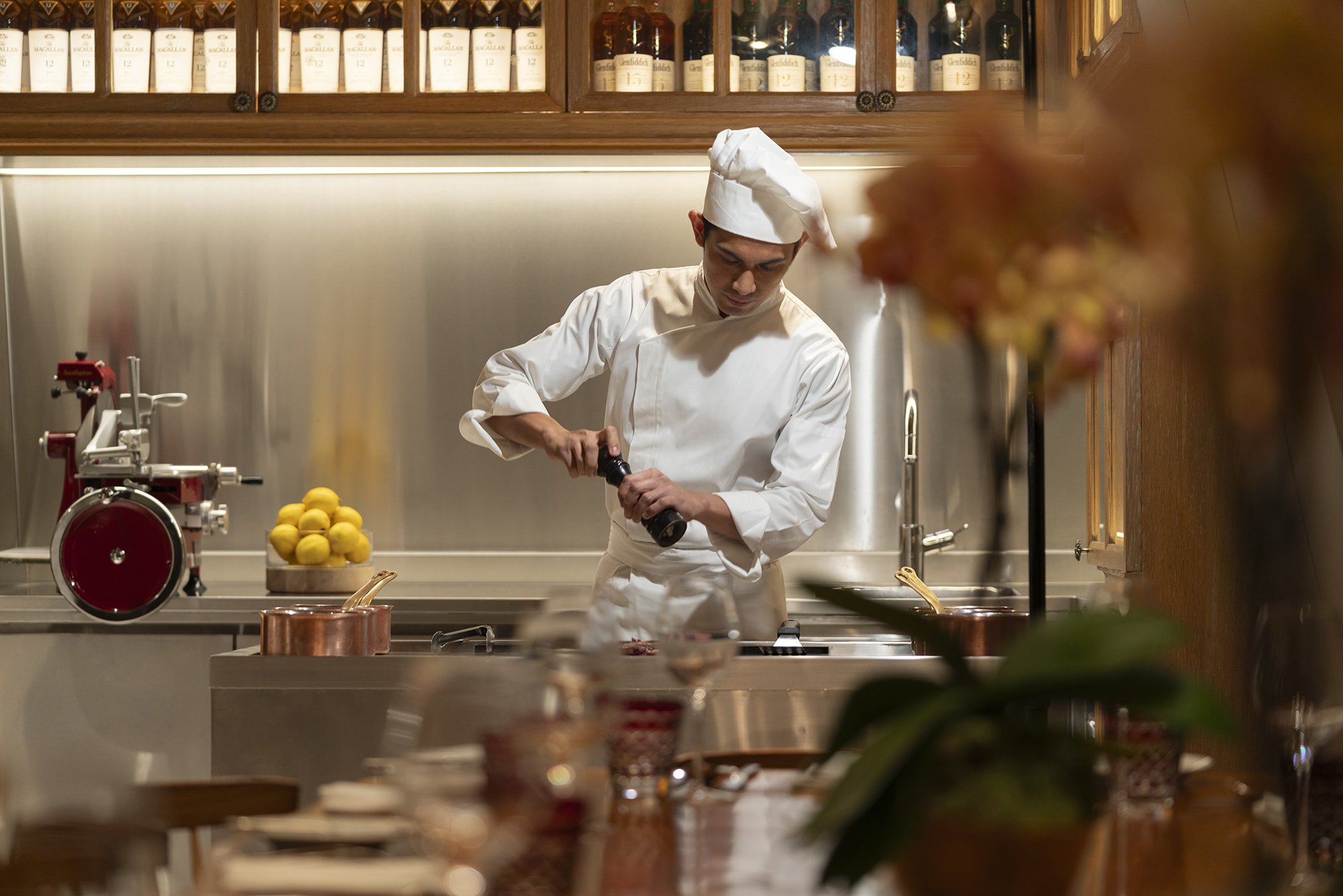 Grand Hyatt Manila - The Peak - Whiskey Bar 01.jpg