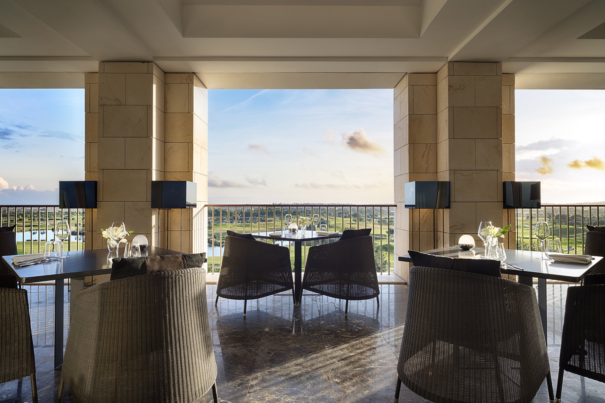 Anantara Vilamoura-Algarve EMO Restaurant.jpg