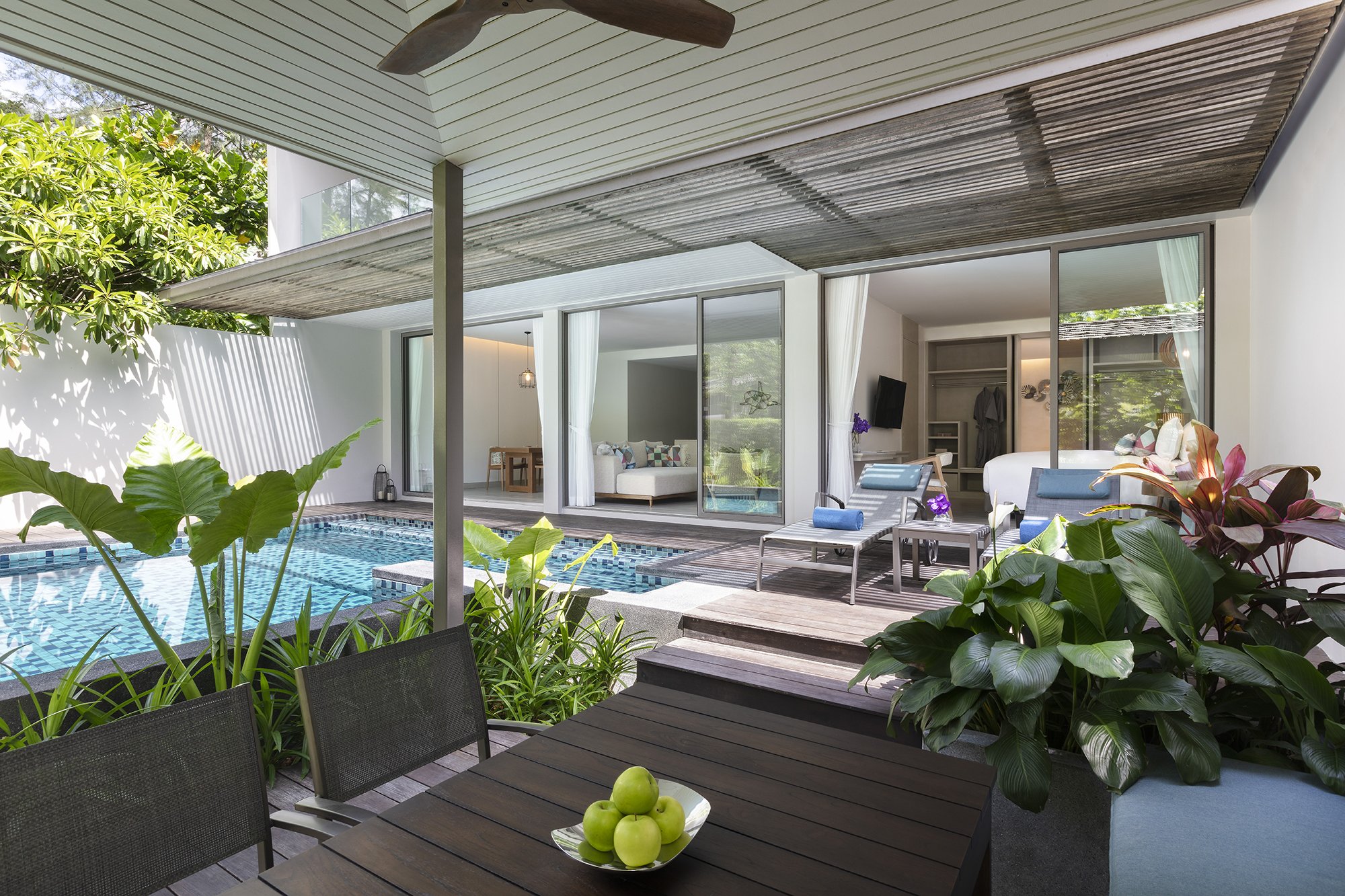 Avani Khao Lak 2Bedroom Deluxe Pool Suite Sala.jpg
