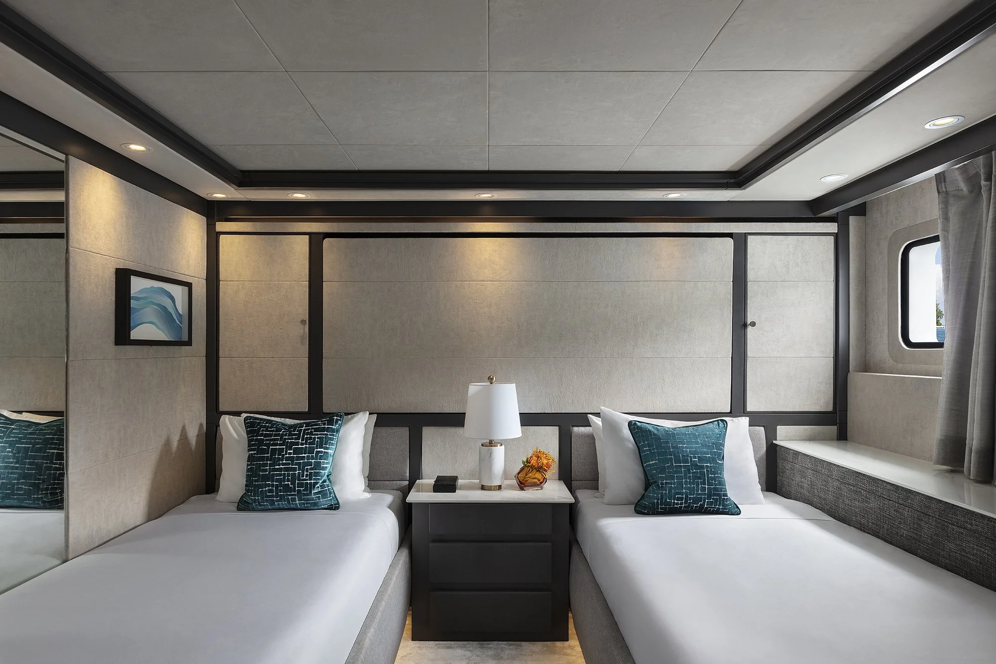 Panakeia Yacht Cabin 01.jpg