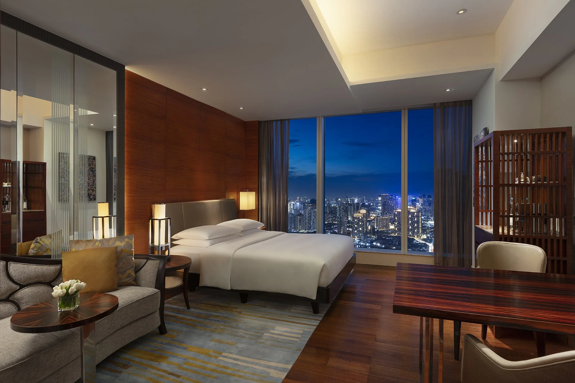 Grand Hyatt Manila - One King Bed Dusk.jpg