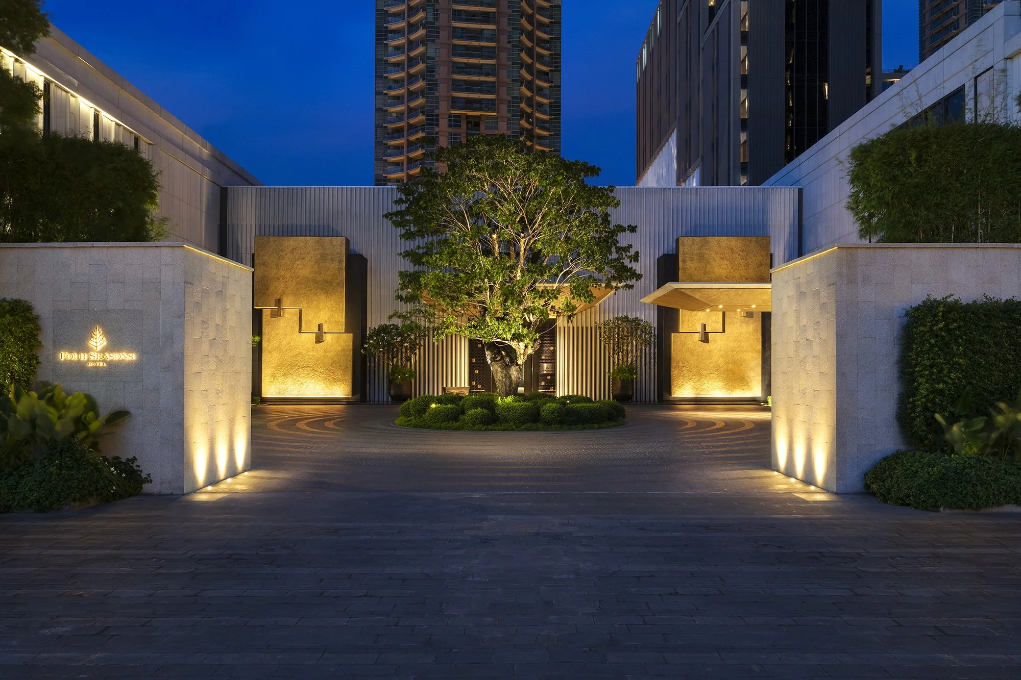 Four Seasons Bangkok Entry Facade.jpg