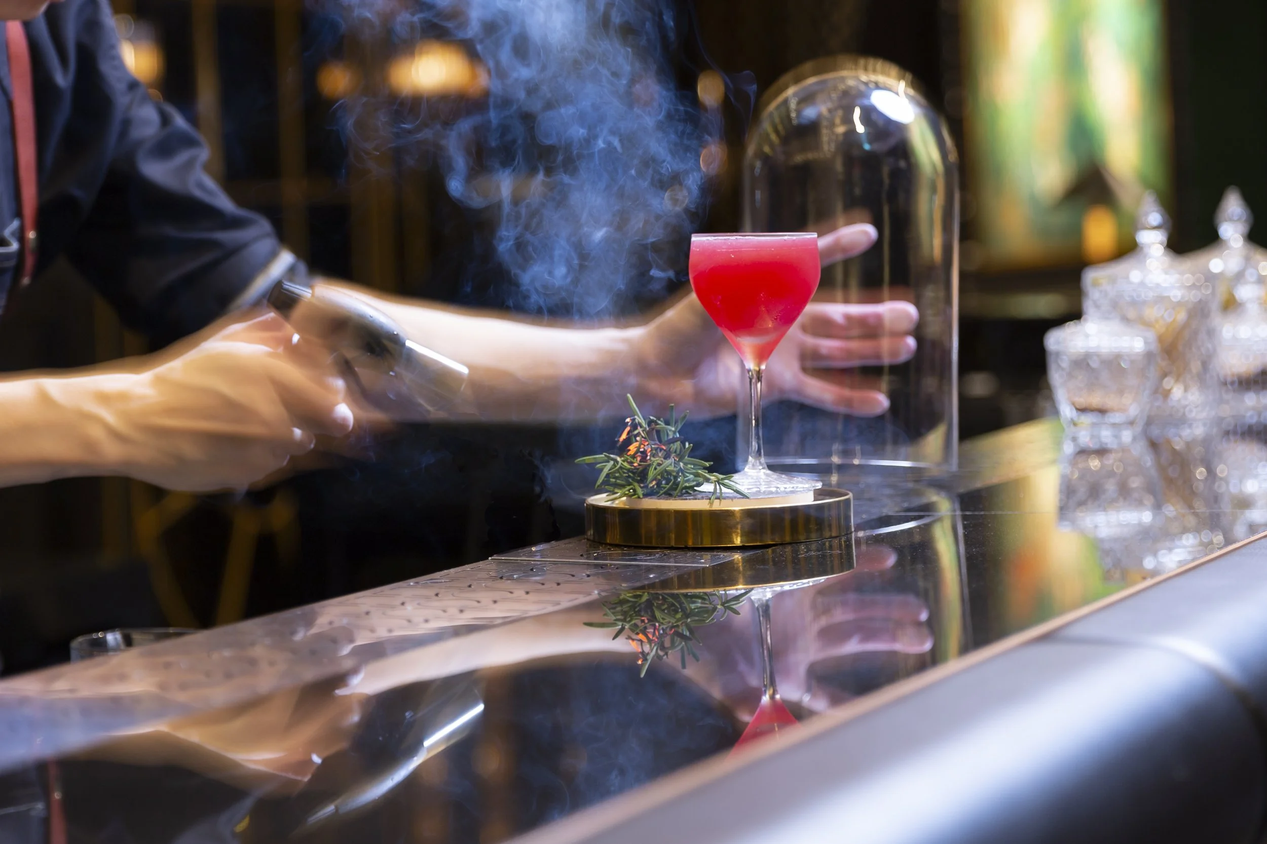 Kempinski SinDhorn - Firefly Bar Detail 03.jpg