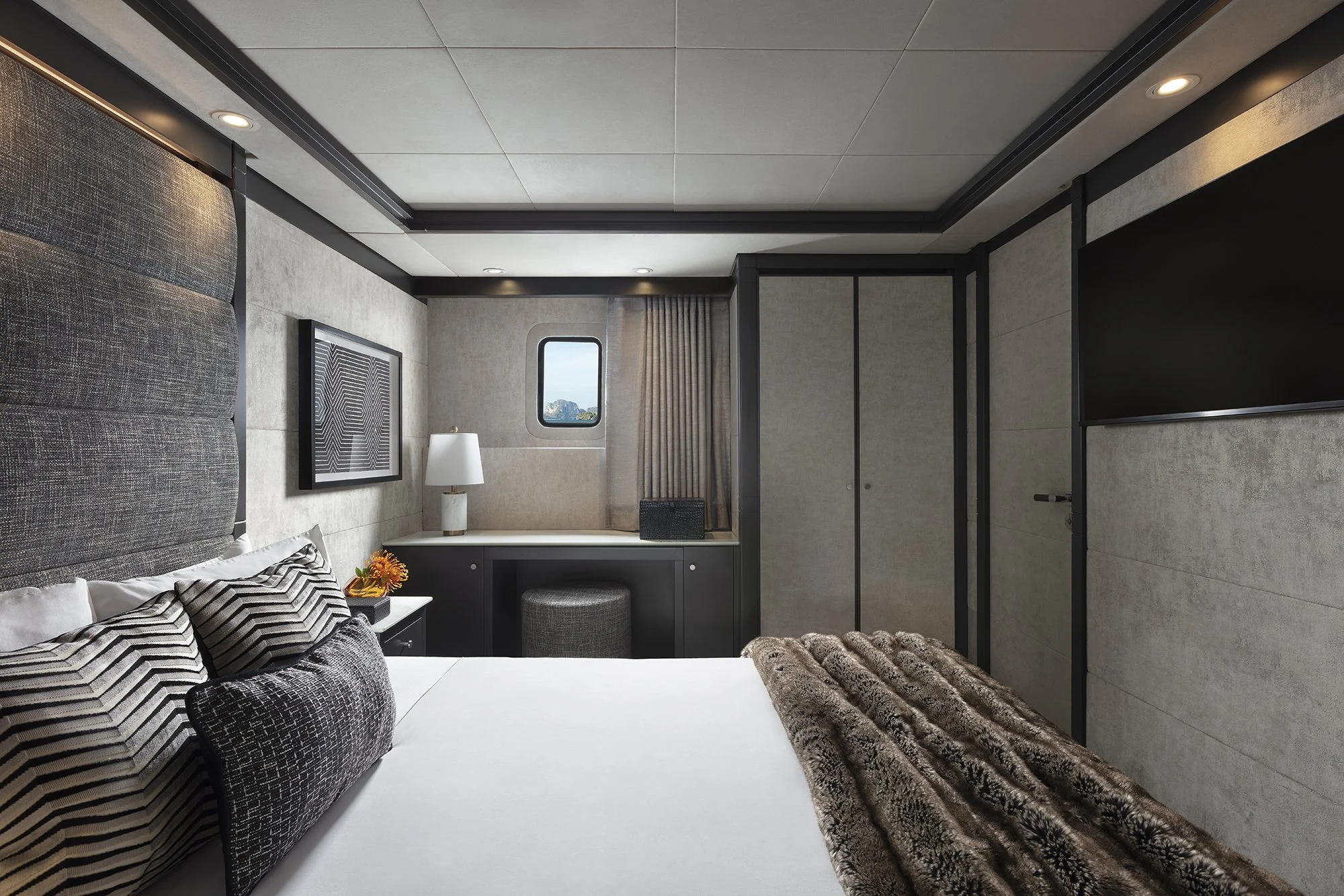 Panakeia Yacht Cabin 02.jpg