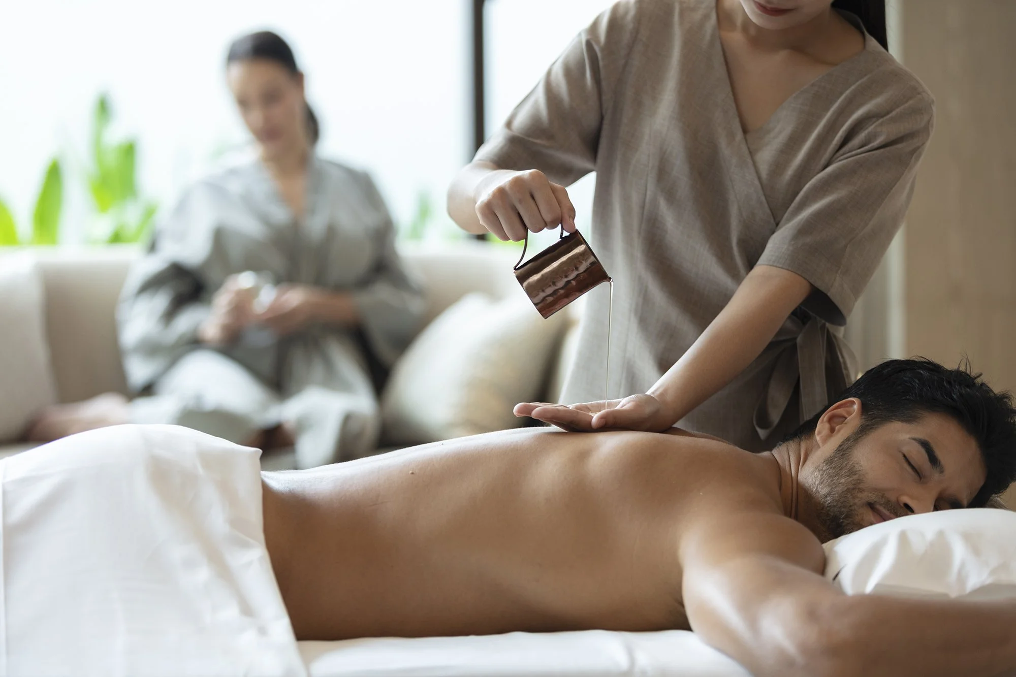 InterContinental Phuket - Sati Spa Lifestyle Oil Massage.jpg