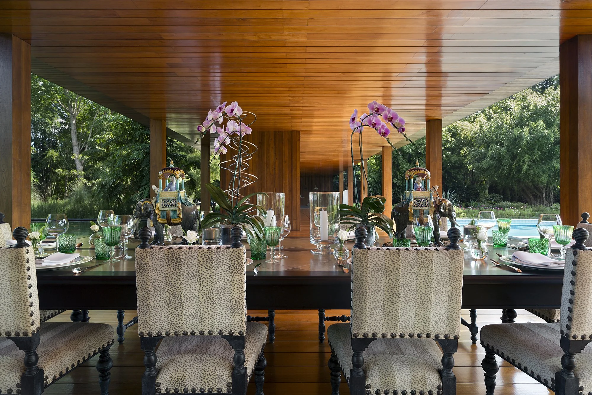 KhumSakTong Main Villa Outdoor Dining Room.jpg