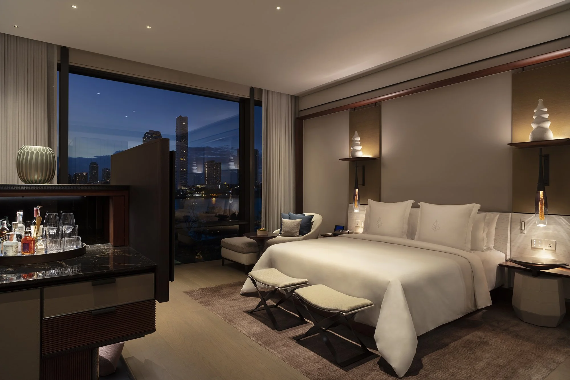 Four Seasons Bangkok Premier River View Bedroom.jpg