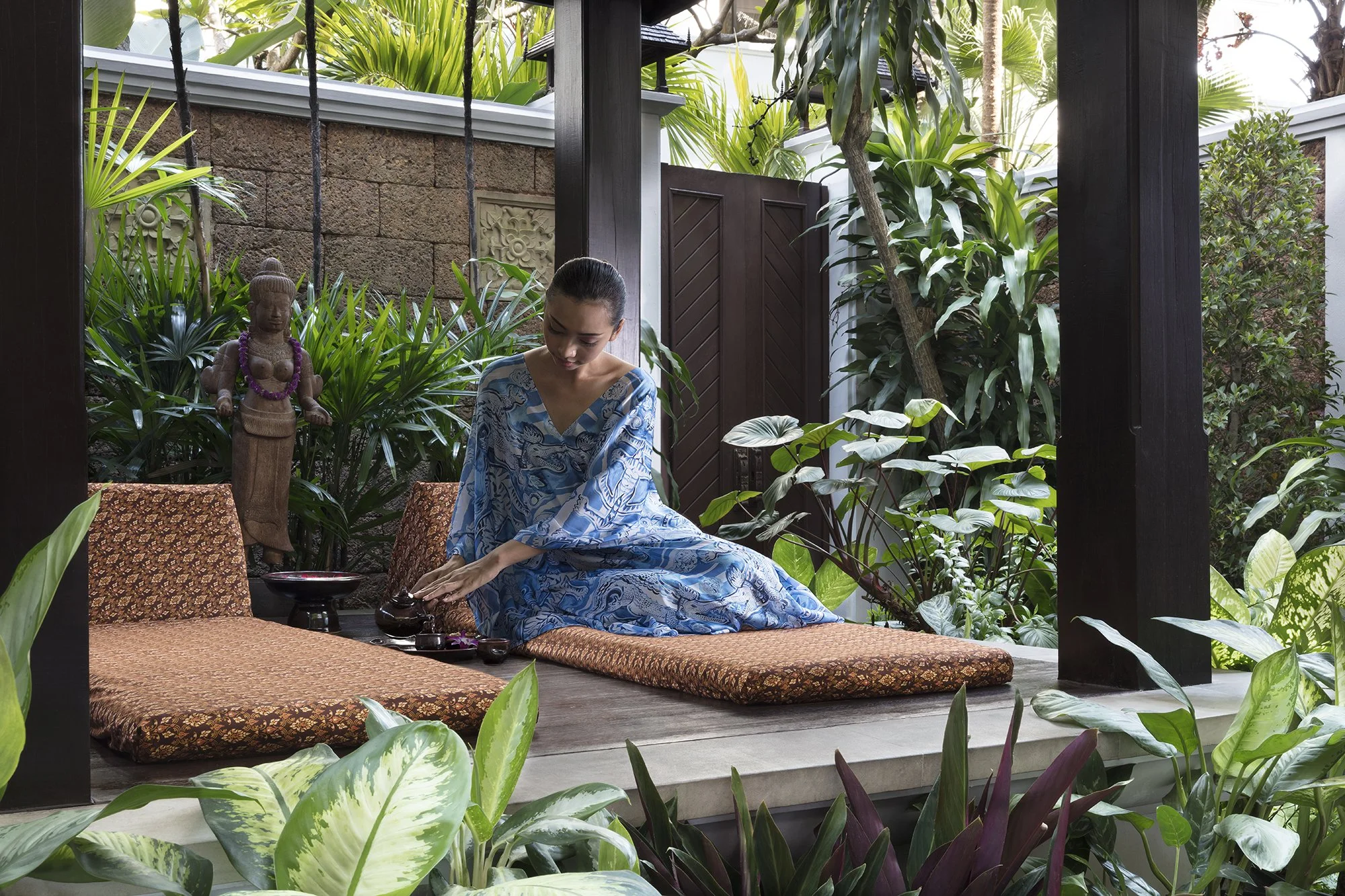Anantara Riverside Anantara Spa Sala Angle 1 w Model A.jpg