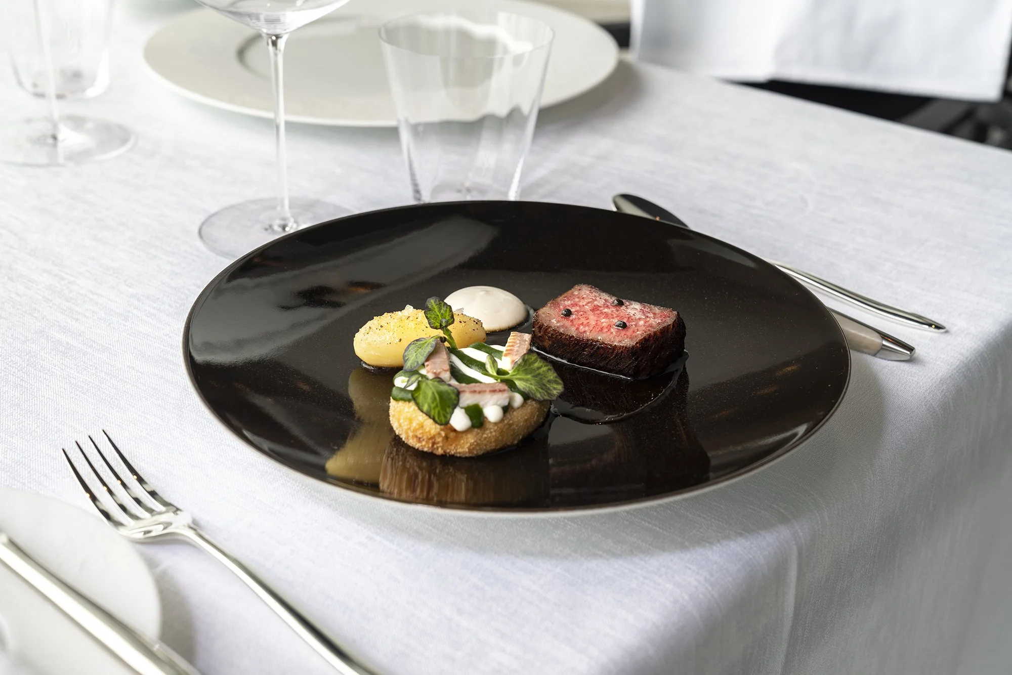 Le Bua - Mezzaluna Restaurant - Food Charcoal Grilled Niigata Murakami Beef 02.jpg