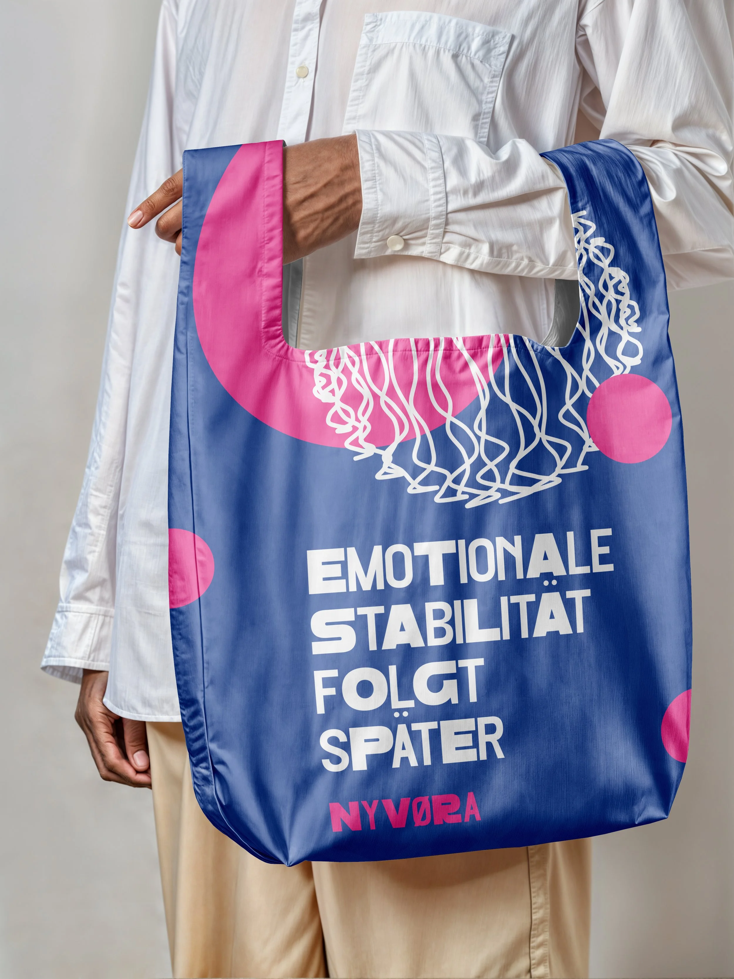 260512_NYVØRA_ToteBag_v1_1.jpg