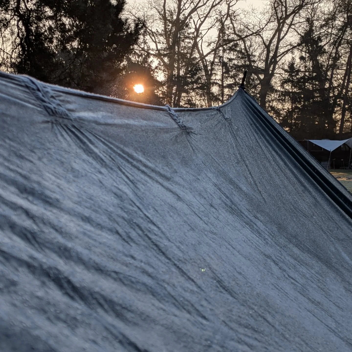 &bull;
Een heerlijk snijweekend achter de rug bij @carolinas_slojd 's Camp &amp; Carve. Gezelligheid met bekenden, mensen van @lepelleut voor het eerst in 't echie en veel nieuwe mensen!

Weinig fotos gemaakt door de fasinatie bij de mooie lezingen, 