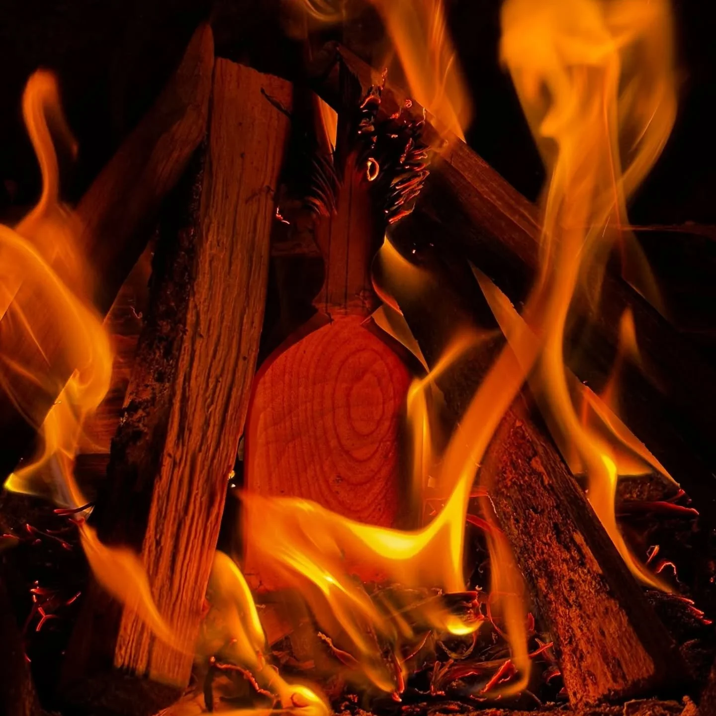 &bull;
Crap... I mean crack, one sprung into the bowl, on the topside. I tried to carve it out but it was too deep so I lost this one. What better to do then sacrifice this one to the spoongods in hope they grant me better carving luck. I gave it win