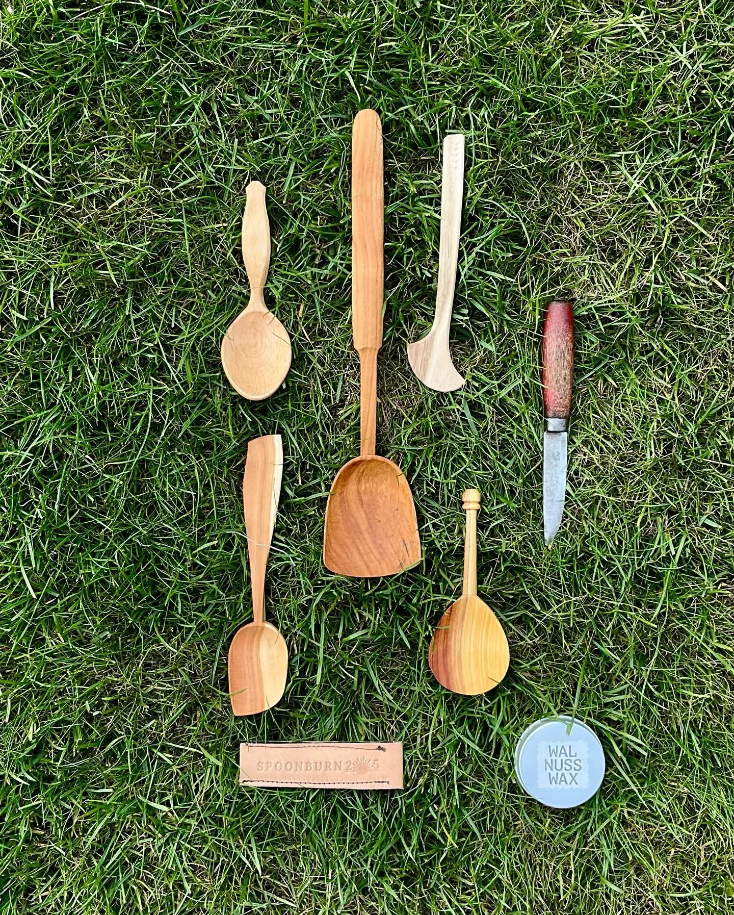 &bull;
🇬🇧 Swapped spoons, traded wax and two bought knives. That is what I gained besides the good and joyful time with all the people

I can be a bit materialistic, not for showing off but for the opportunities it will give me, yet with spoons it 