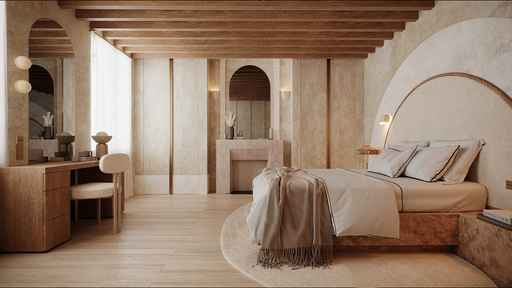 Chambre élégante avec lit en bois, draps blancs, oreillers, et une couverture gris clair. Mur en plâtre beige, toiture en bois, lampes murales, et un coin avec un miroir, une coiffeuse, et une chaise. Fenêtres avec rideaux légers. Décor minimaliste e