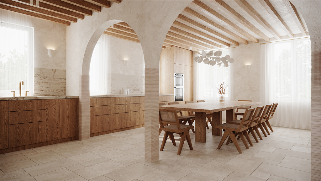 Une salle à manger spacieuse et lumineuse avec des murs blanc cassé, un plafond en bois avec poutres apparentes, un grand tapis de meubles en bois massif, une table en bois entourée de chaises assorties, et de grandes fenêtres avec rideaux blancs lai