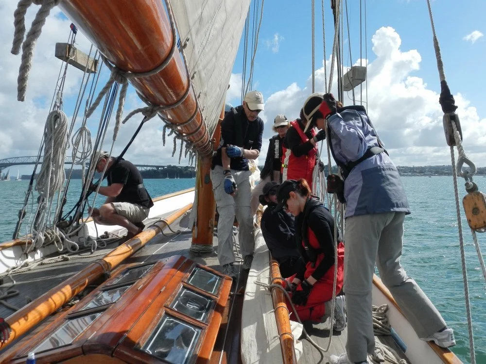 Christine our expert at tieing the Gaff-Topsail Halyard Bend. Winter series.