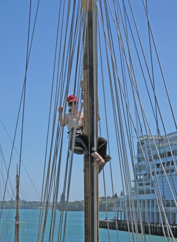 Mast sanding December 2011.